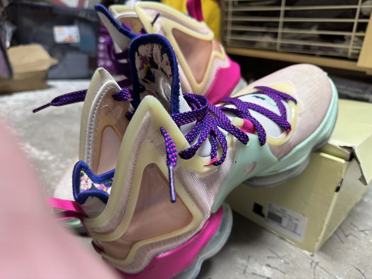 Nike Nike LeBron XIX Vanentines limited edition Size US 12 / EU 45 - 18 Thumbnail