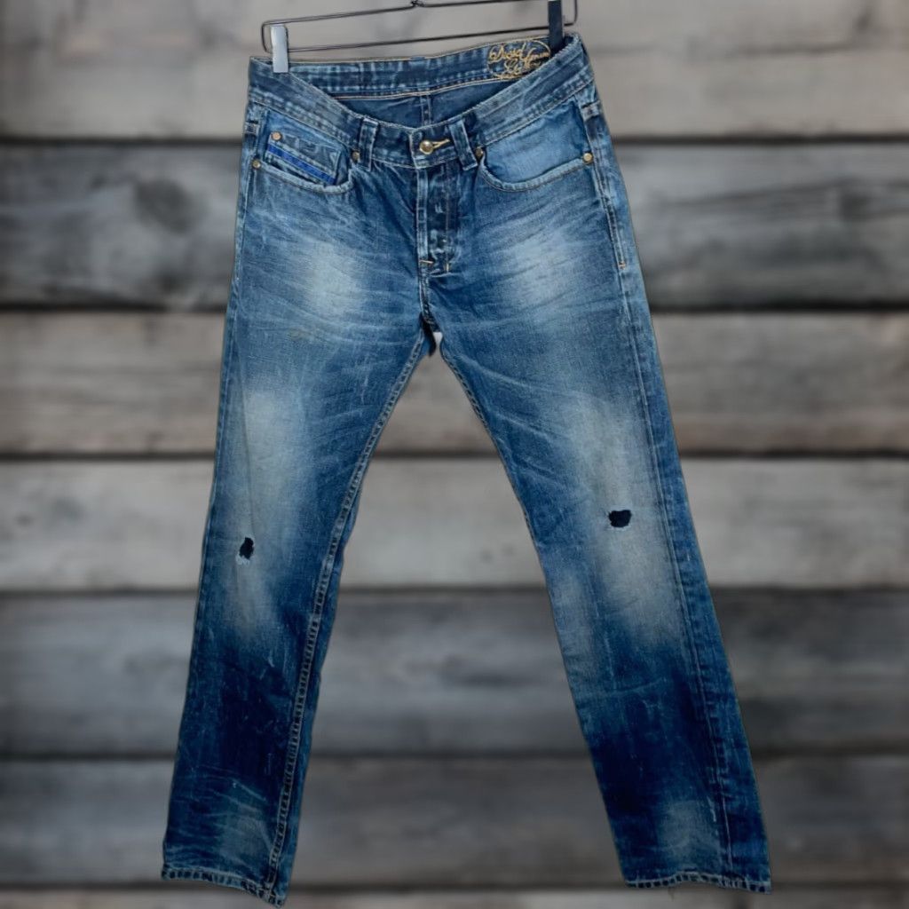 Diesel VINTAGE Diesel Slim Fit Jeans Men's 31 Dark Blue Distressed Denim Button Fly Low Rise Jeans Size US 32 / EU 48 - 1 Thumbnail