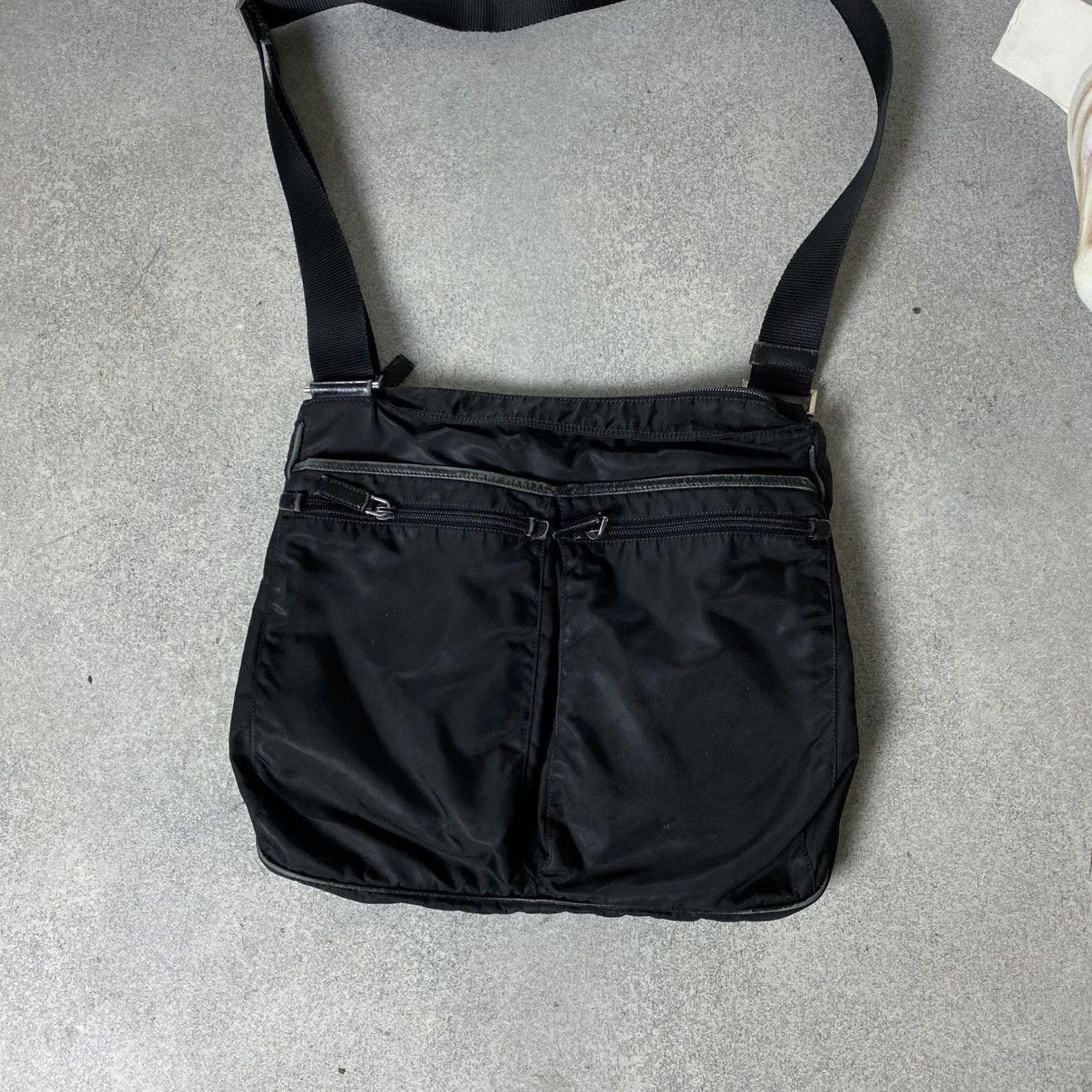 Prada Vintage Prada Nylon Bag Crossbody Size ONE SIZE - 8 Thumbnail