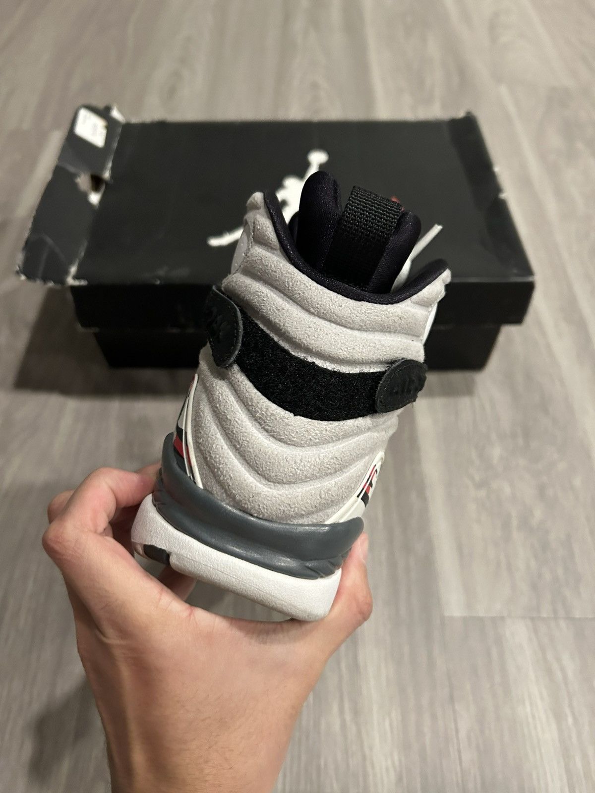 Jordan Brand Air Jordan Retro 8 Bugs Bunny 2013 Release Size 8 Size US 8 / EU 41 - 10 Thumbnail