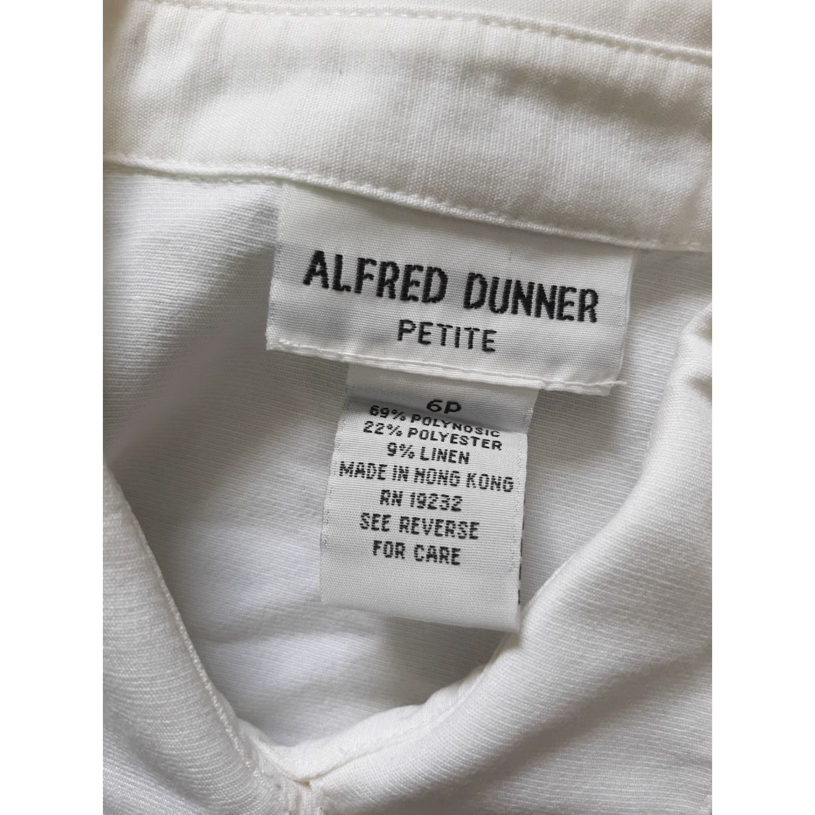 Vintage Alfred Dunner Womens Size 6P White Beaded Button-Up Top User: Alfred Dunner Women's Size 6P White Beaded Button-Up Top Size M / US 6-8 / IT 42-44 - 4 Thumbnail