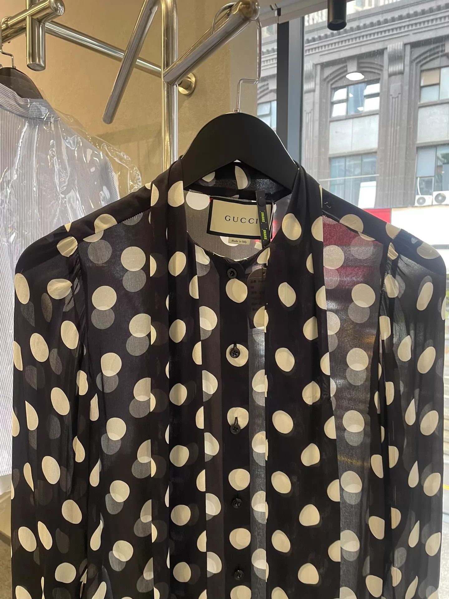 Gucci Gucci Polka Dot Shirt Size 38 Excellent Condition Size XS / US 0-2 / IT 36-38 - 3 Thumbnail