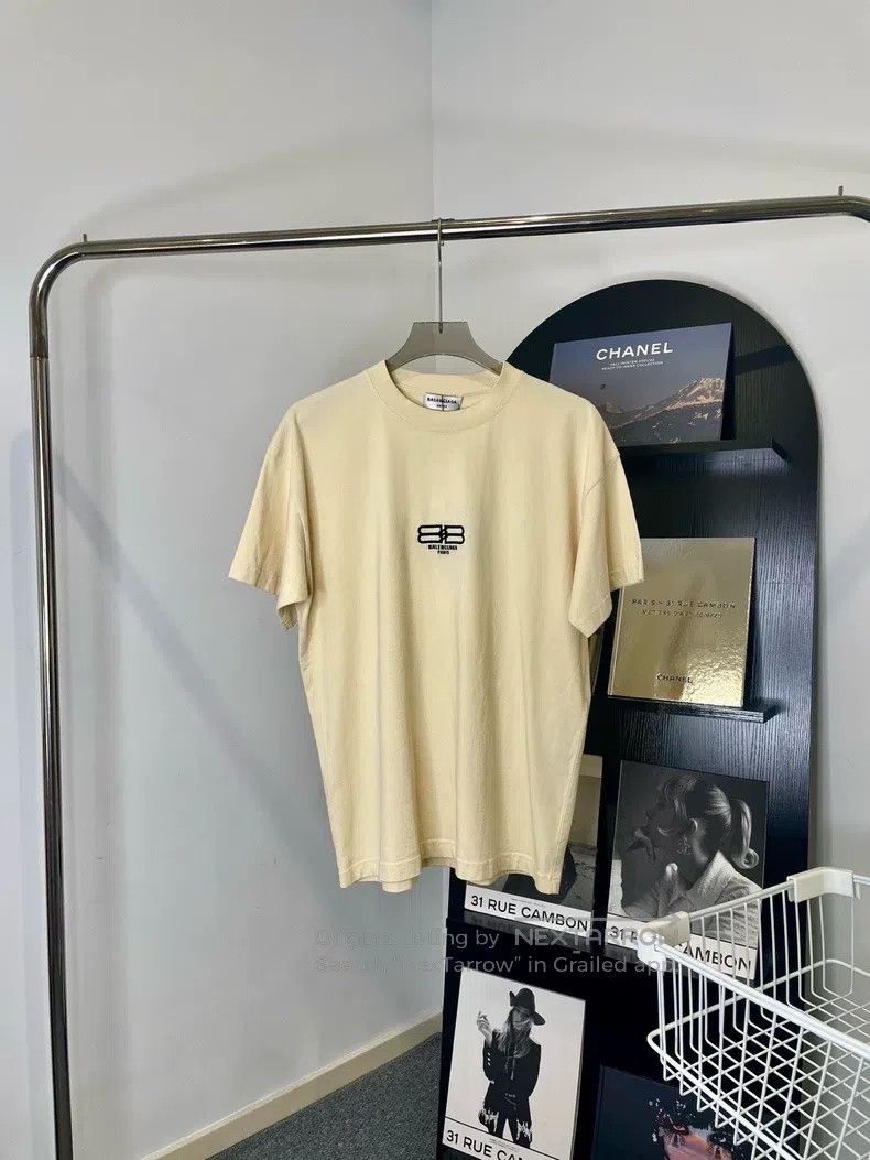 Balenciaga Balenciaga Embroidered LOGO Letter Loose Round Neck Short Size US S / EU 44-46 / 1 - 1 Thumbnail