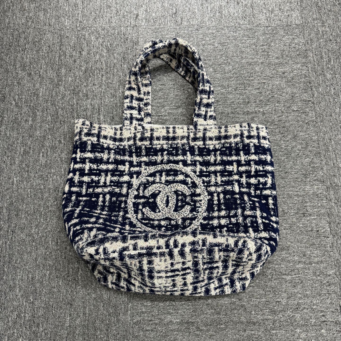 Chanel Chanel 3-Piece Blanket & Beach Bag Set New 34x19x39cm Size ONE SIZE - 2 Thumbnail