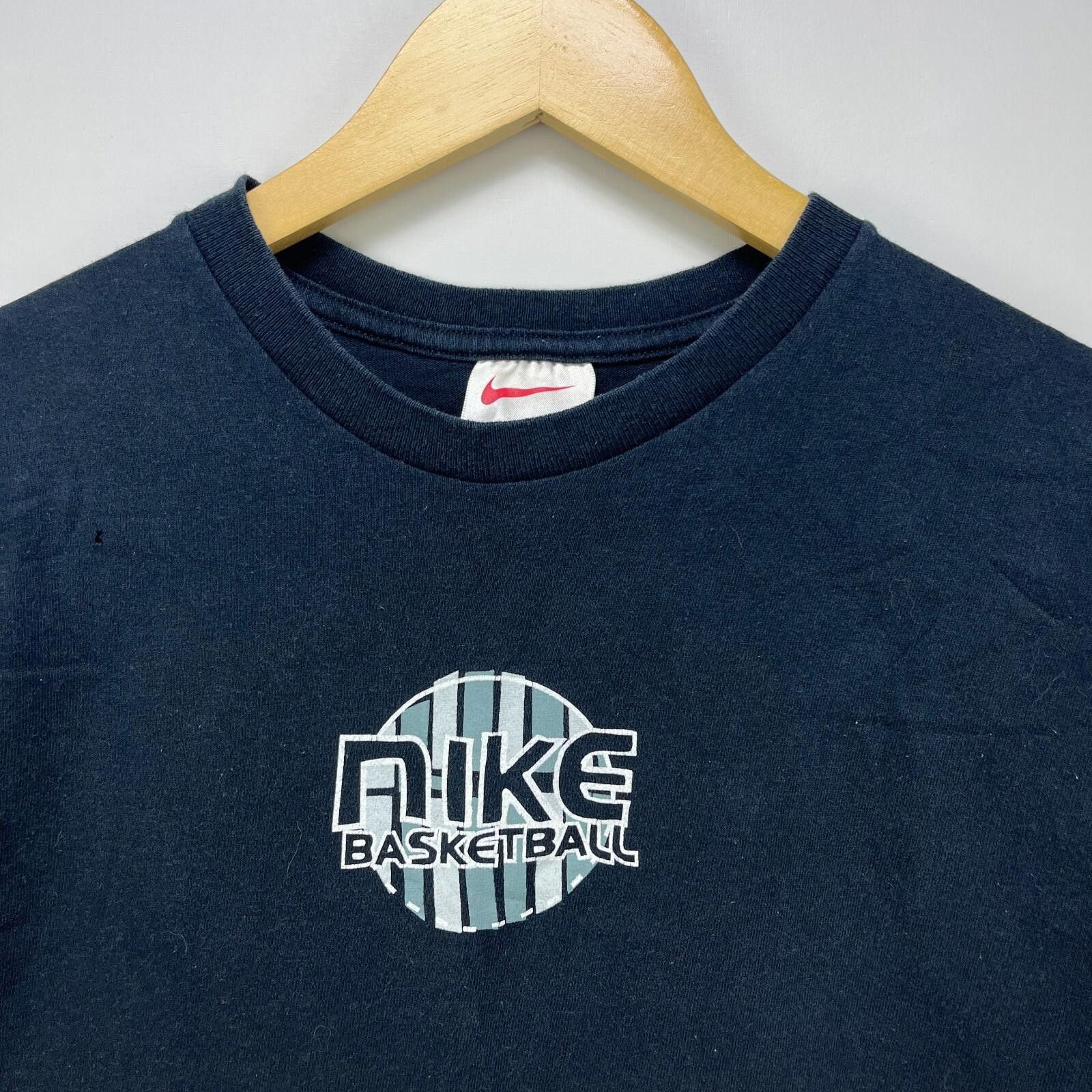 Nike Vintage 90s Nike Basketball Made in USA Faded T-Shirt Small Size US S / EU 44-46 / 1 - 6 Thumbnail