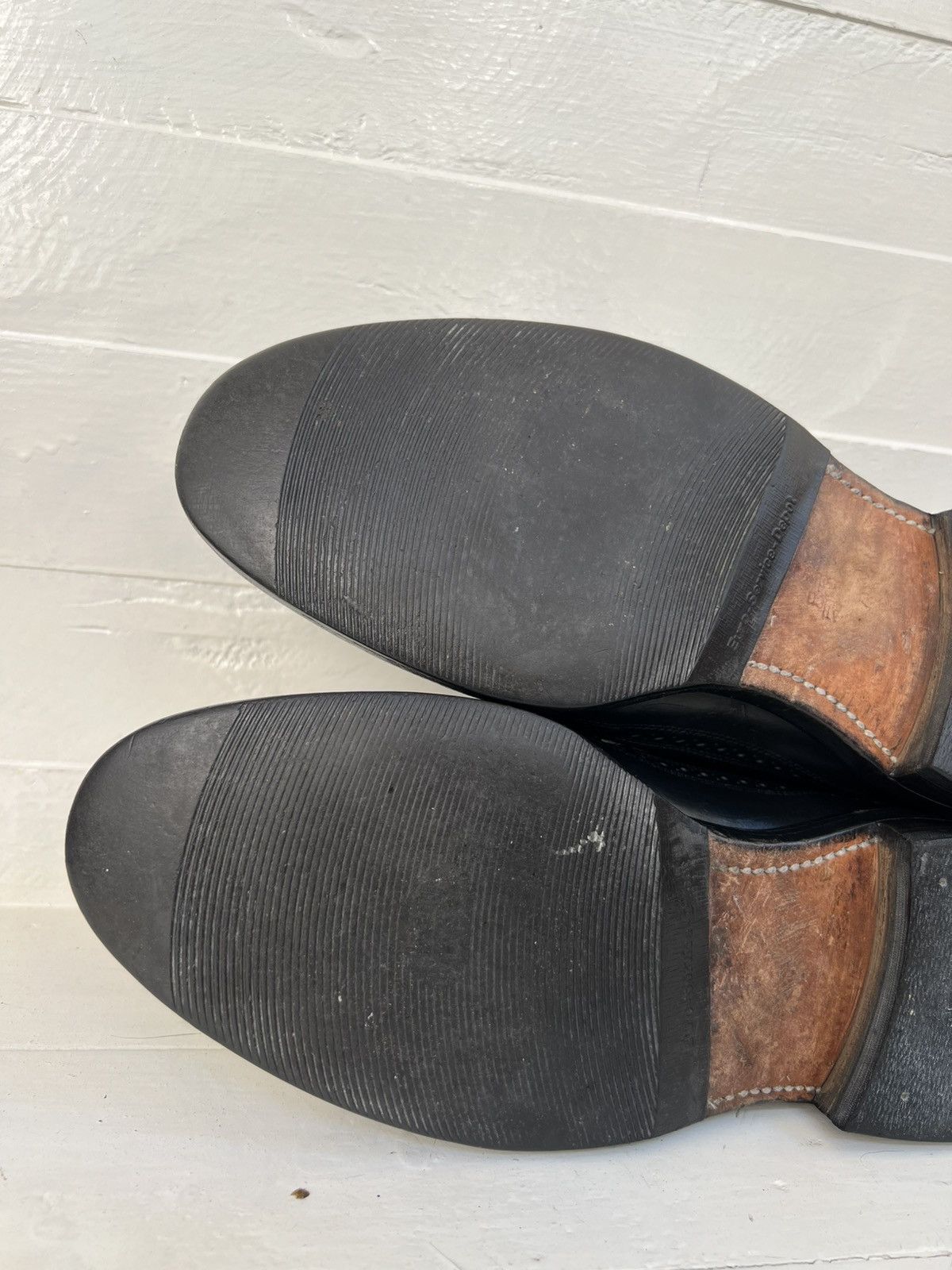 Allen Edmonds Allen Edmonds MacNeil Black Leather Shell Cordovan Wingtip Size US 9.5 / EU 42-43 - 11 Thumbnail