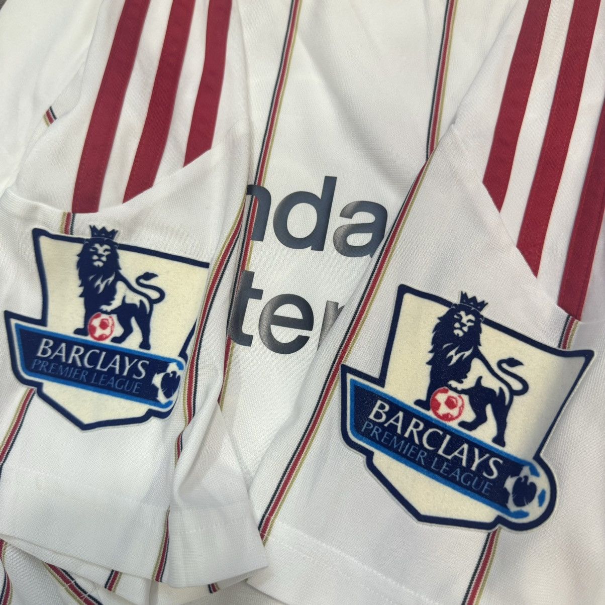 Adidas Liverpool 10/11 away shirt #8 Gerrard Size US XL / EU 56 / 4 - 5 Thumbnail