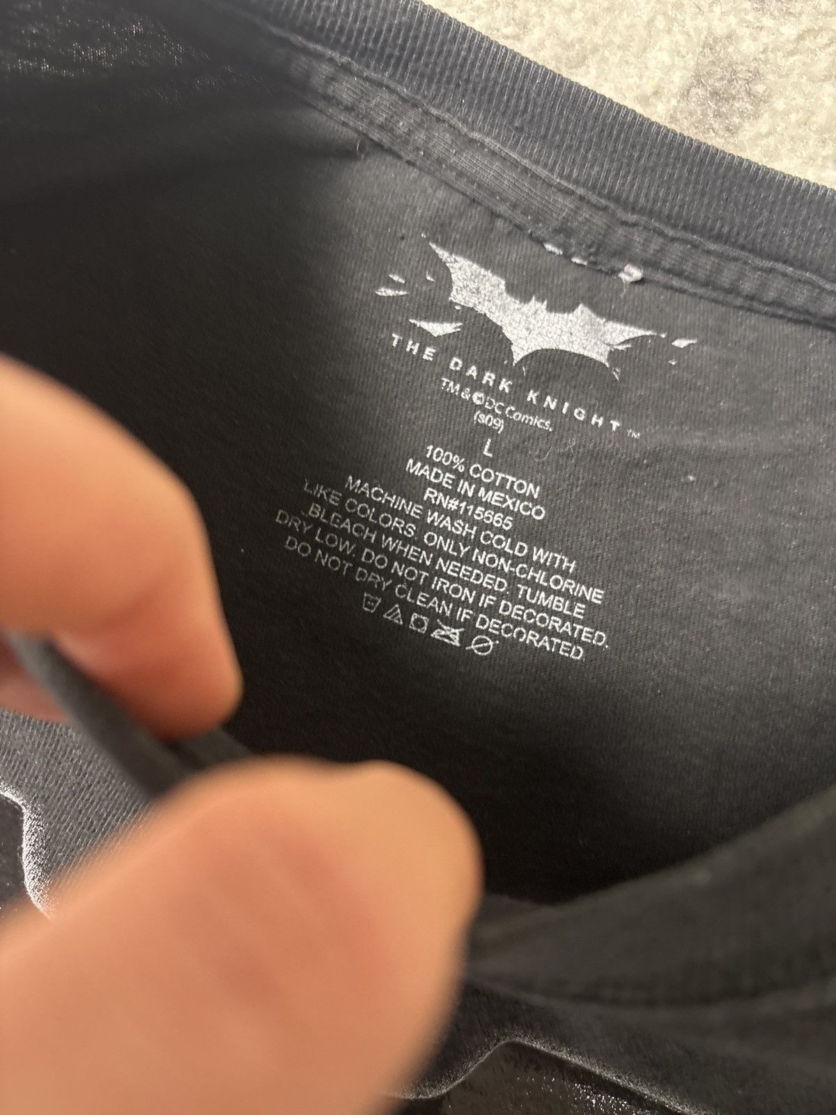 DC Comics VINTAGE BATMAN T SHIRT Size US M / EU 48-50 / 2 - 3 Thumbnail
