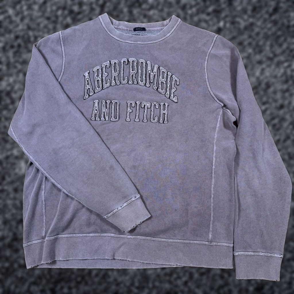 Abercrombie & Fitch Abercrombie & Fitch Sweatshirt Crew Neck Mens Large Lavender Embroidered Pullover Size US L / EU 52-54 / 3 - 1 Thumbnail