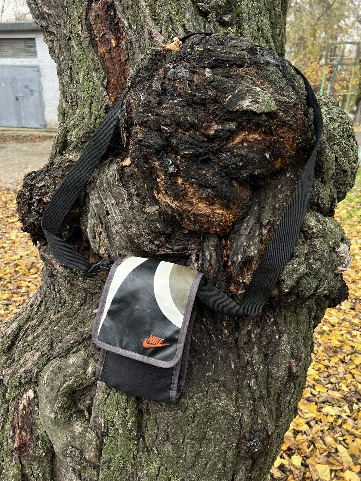 Nike VINTAGE NIKE MINI BAG NYLON RETRO DRILL SWOOSH Y2K 90s SK8 Size ONE SIZE - 1 Thumbnail