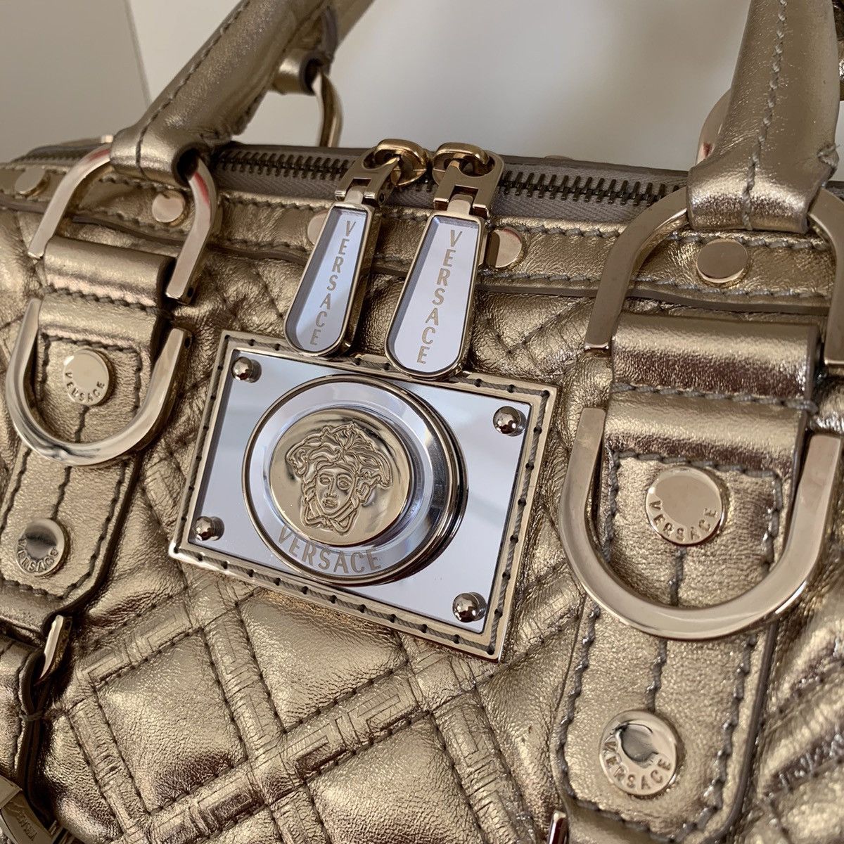 Versace Versace gold quilted leather bag Size ONE SIZE - 15 Thumbnail