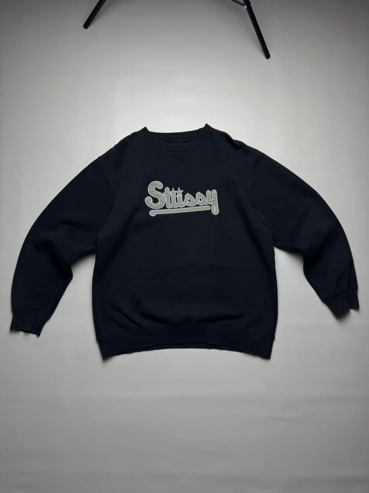 Stussy Stüssy Script Appliqué Crewneck Sweatshirt – Size M/L Size US L / EU 52-54 / 3 - 2 Thumbnail