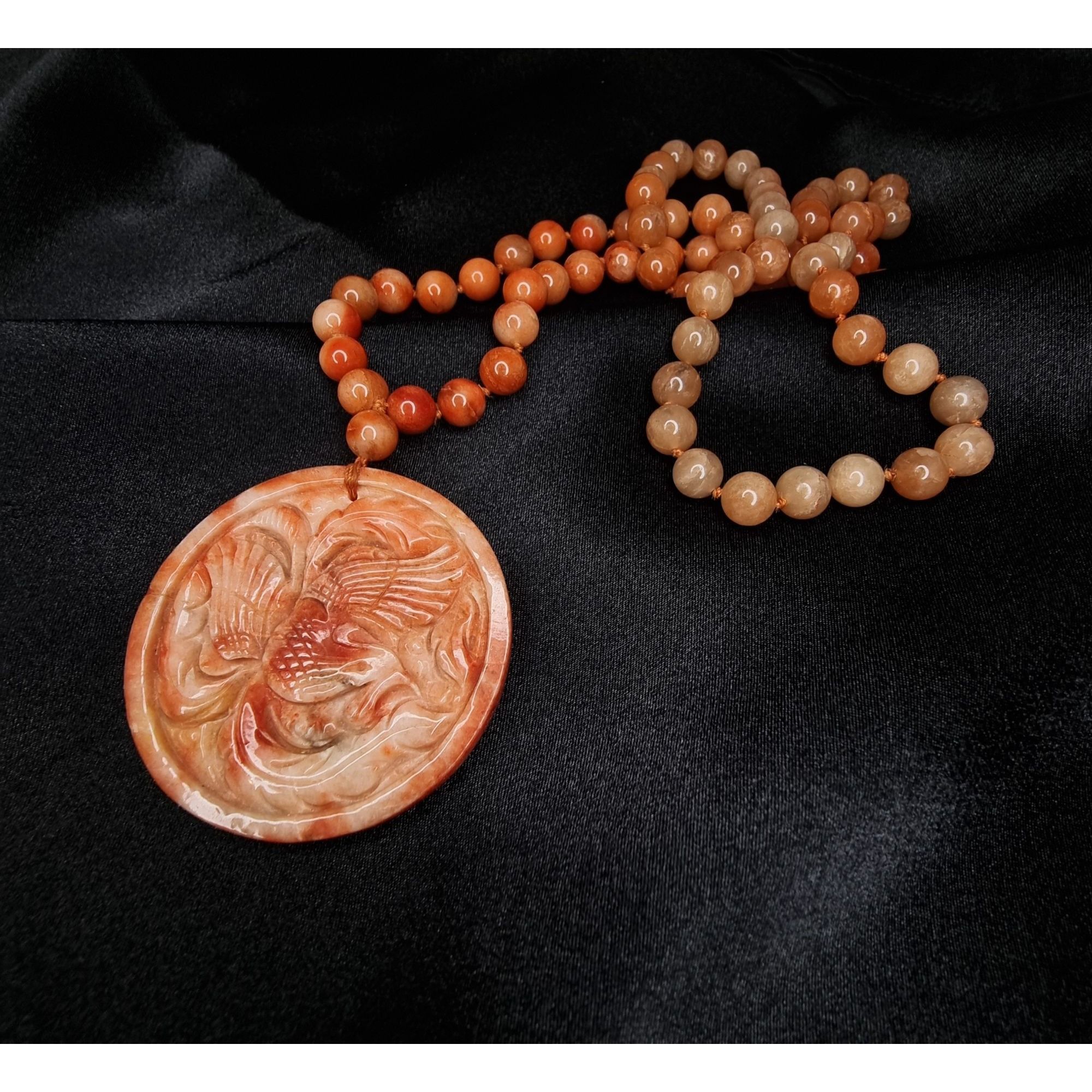 Vintage Vintage Hand-Carved Agate Pendant Necklace With Beaded Chain Size ONE SIZE - 2 Thumbnail