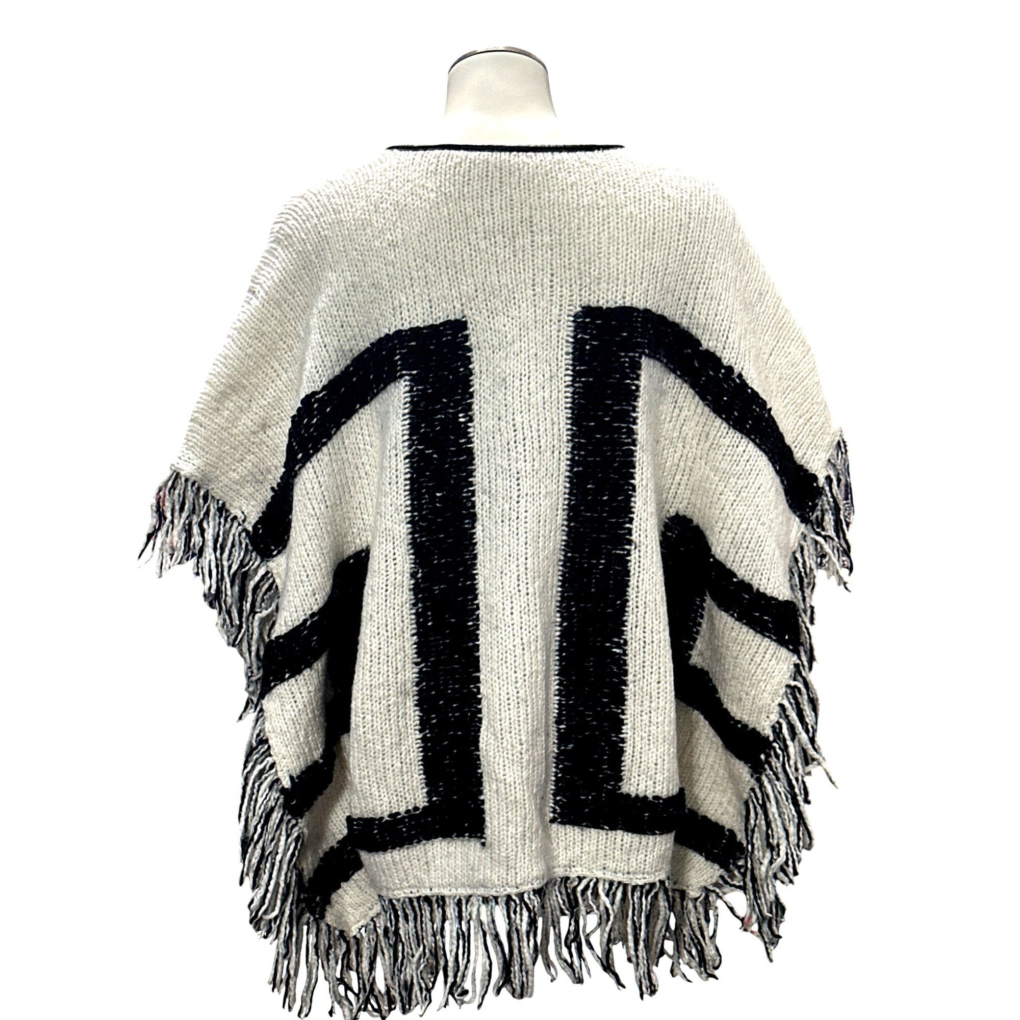 Other CCC Handcrafted Luxury Black White Poncho Geometric Design F Size ONE SIZE - 3 Thumbnail