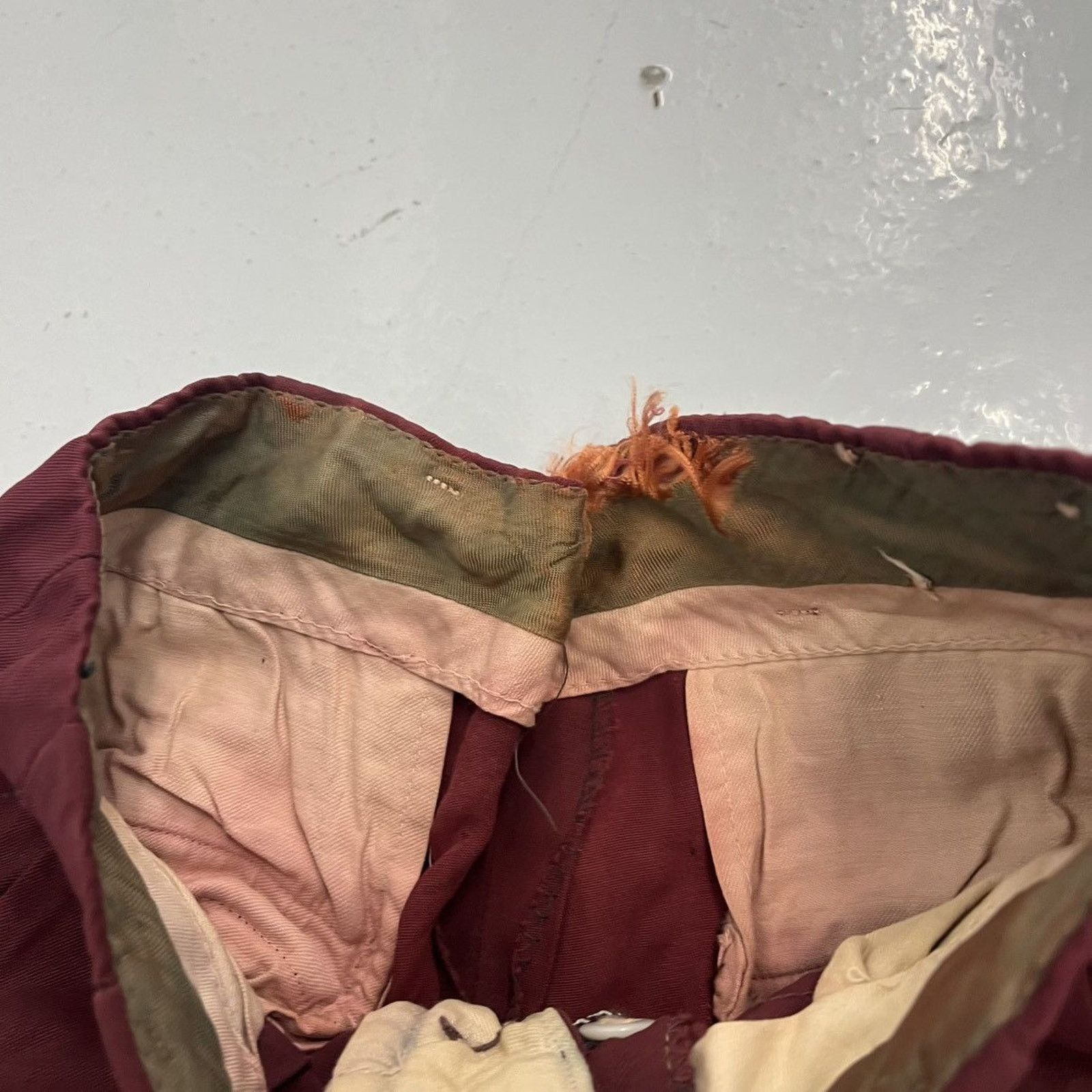 Other Vintage 50s Red Pleated Distressed Rayon Trousers 27x26 Size 27" / US 4 / IT 40 - 6 Thumbnail