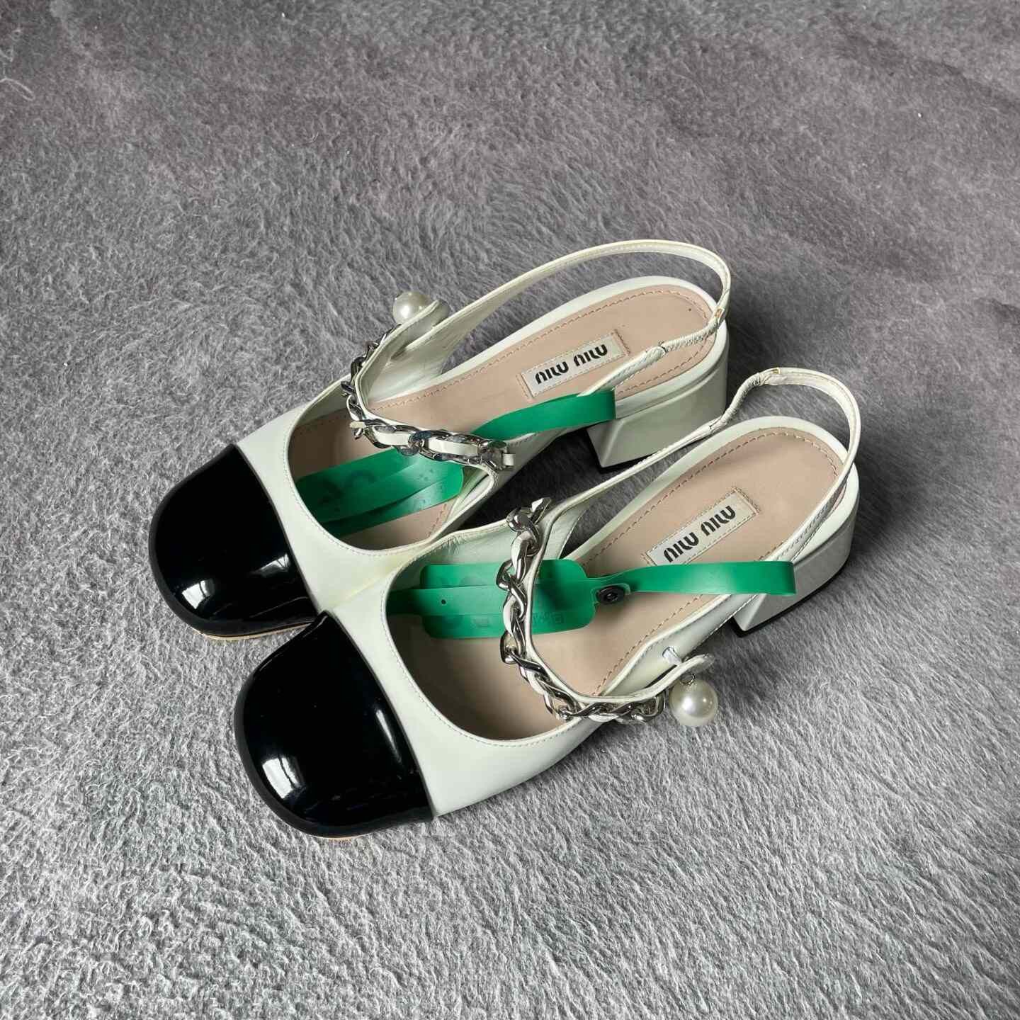 Miu Miu Miu Miu White Sandals 35 Women Size US 5 / IT 35 - 1 Thumbnail