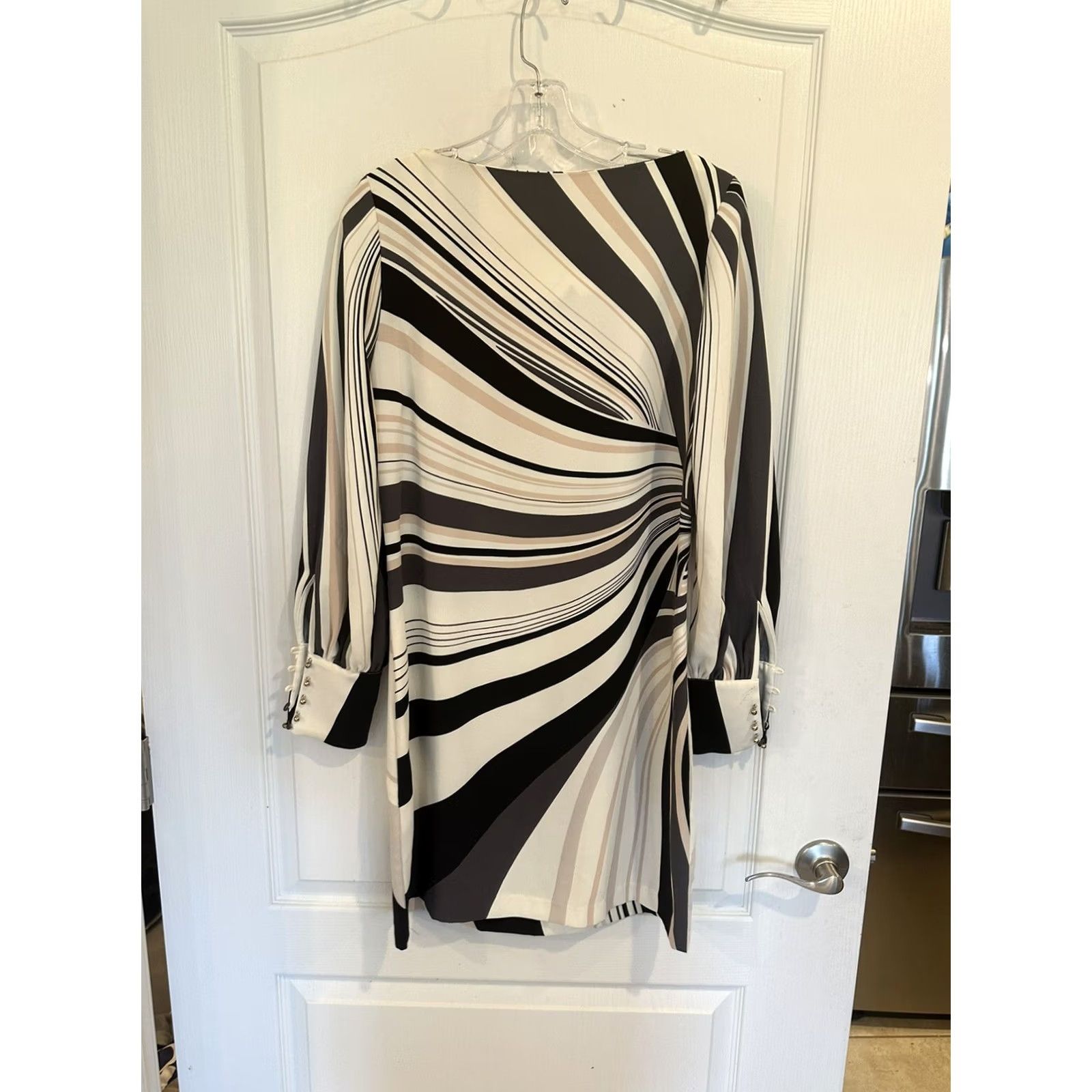 H&M RICHARD ALLAN x H&M Short Dress Women 6 Multicolor Crêped Woven Printed Pattern Sheath Short Sleeve Dress Size 28" / US 6 / IT 42 - 4 Thumbnail