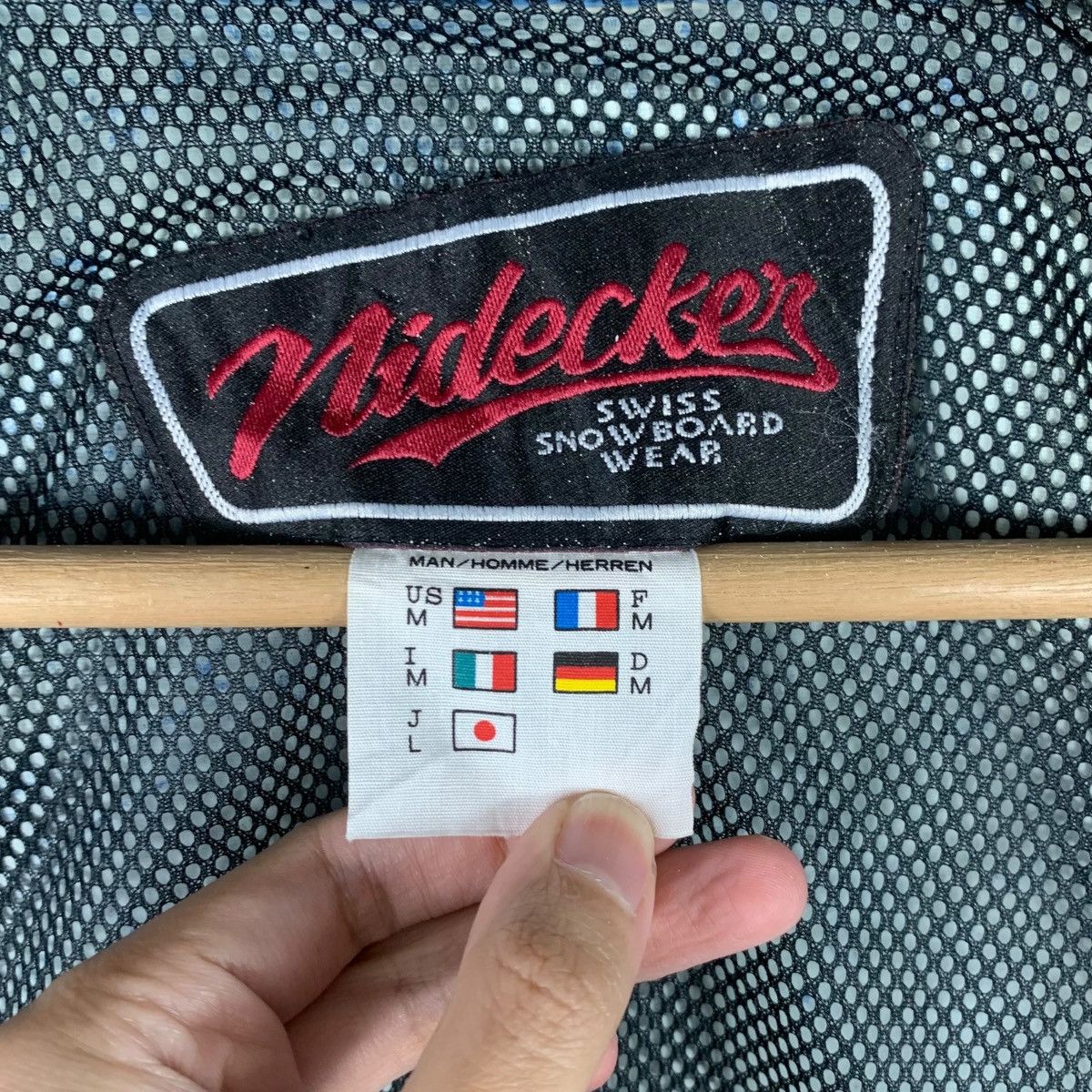 Vintage Vintage 90’s NIDECKER Swiss Snowboard Wear Outdoor Jacket Size US L / EU 52-54 / 3 - 6 Thumbnail