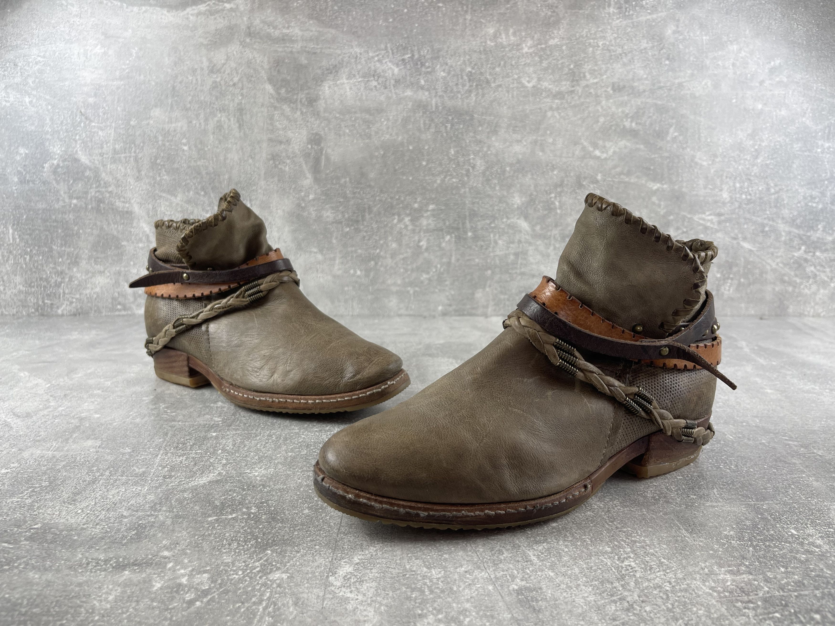A.S.98 A.S.98 Airstep leather beige avant garde belted boots Size US 6 / IT 36 - 4 Thumbnail