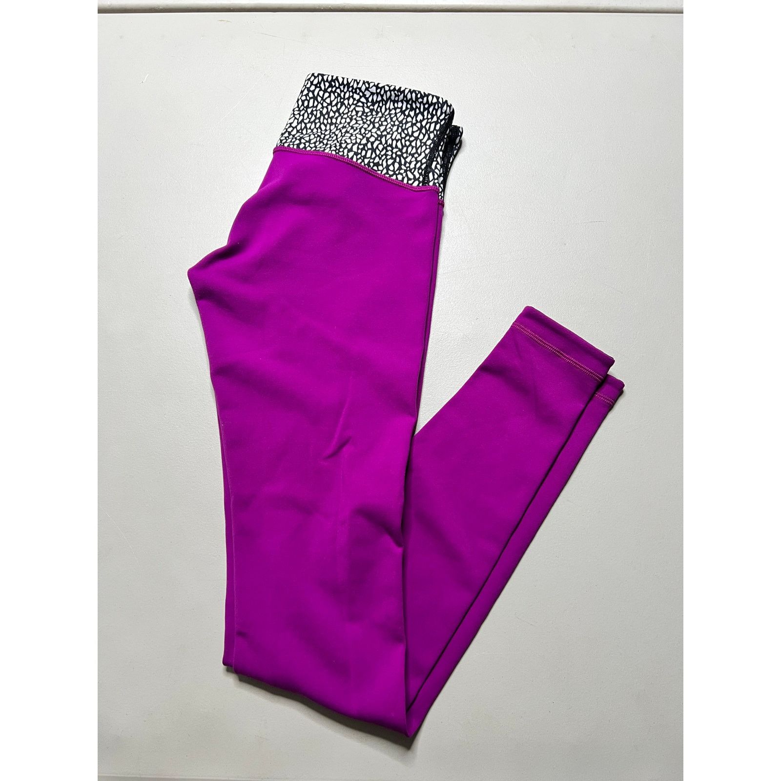 Lululemon Lululemon Wunder Under Leggings Sz 6 Pink Black White Size US 6 / EU 39 - 1 Thumbnail