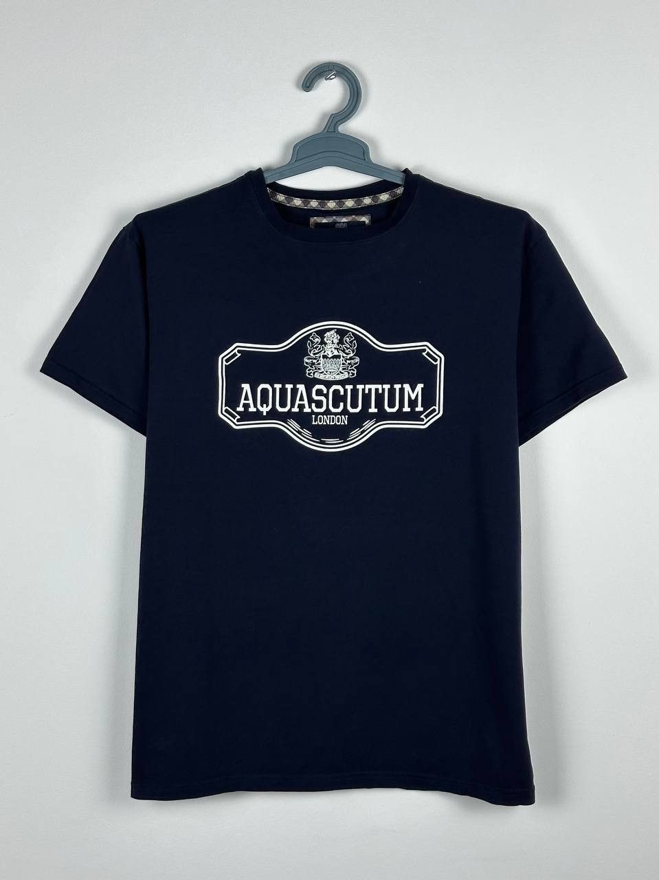 Aquascutum × Designer Aquascutum Big Logo Navy T Shirt Size US XL / EU 56 / 4 - 1 Thumbnail