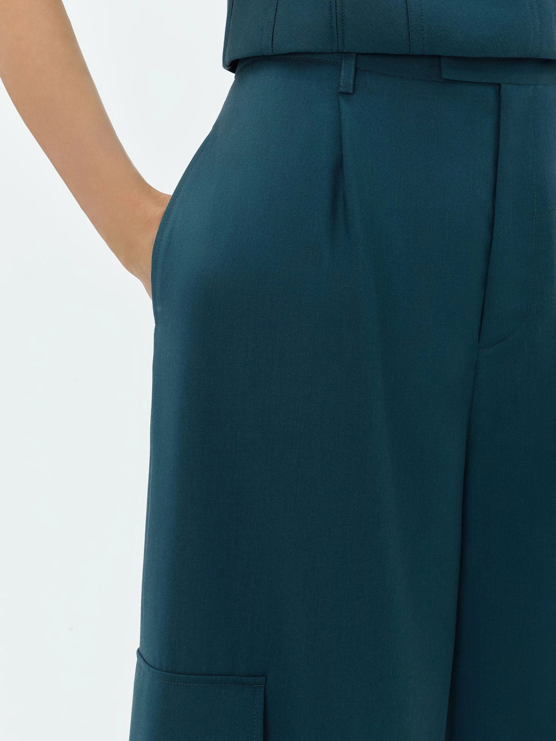Amiri oc11z0225 Wide Leg Pleated Cargo Pant in Green Size 25" / US 0 / IT 36 - 6 Thumbnail