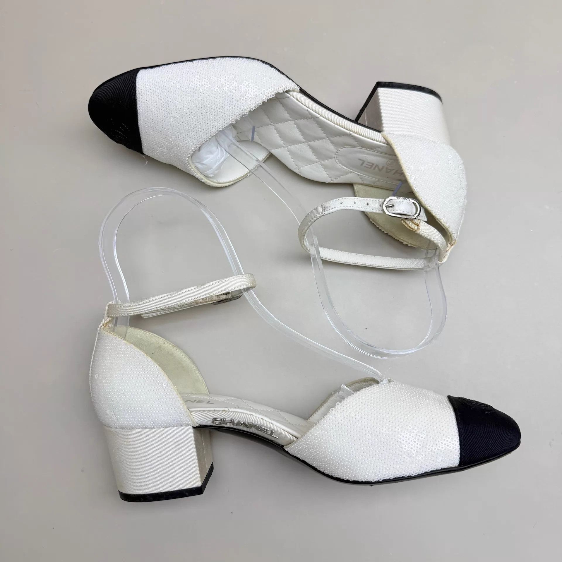 Chanel CHANEL Black & White CC Mary Jane Sandals Eu37.5 Size US 7 / IT 37 - 4 Thumbnail