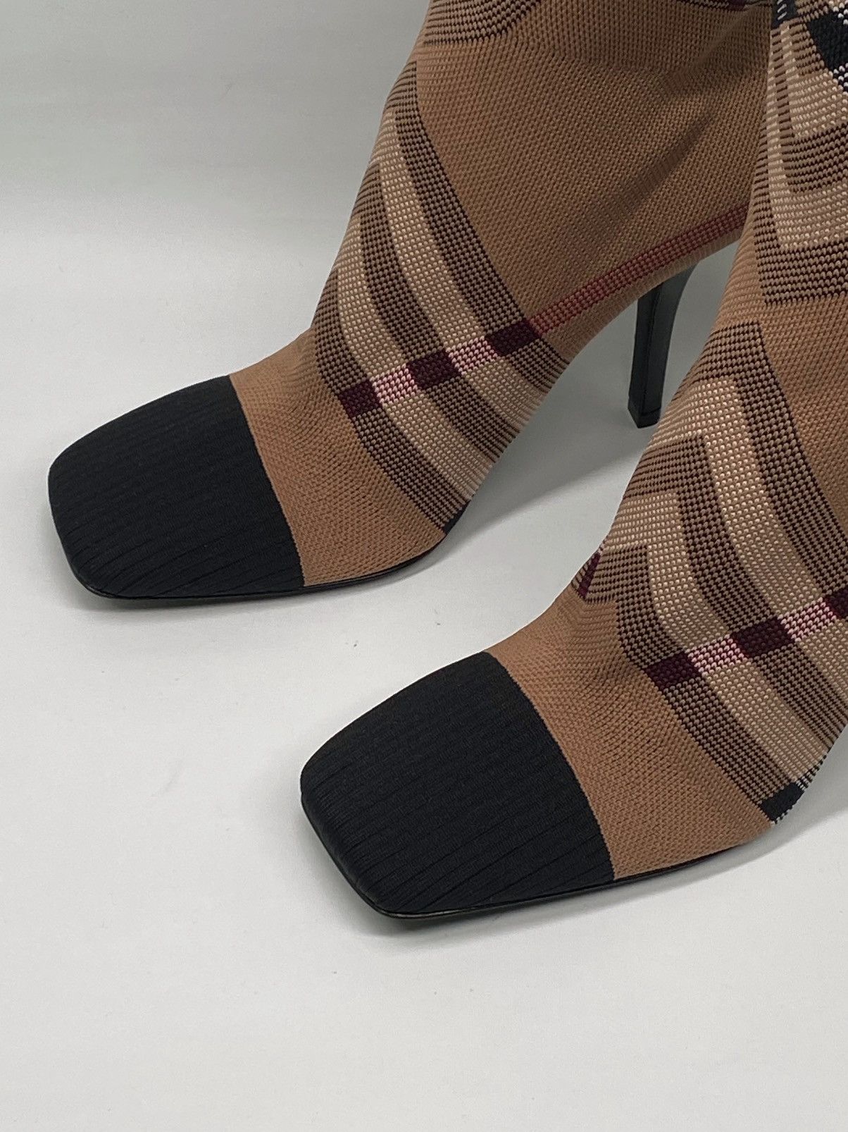 Burberry Burberry Square Toe Check Print Heel Booties size 37.5 Size US 7.5 / IT 37.5 - 10 Thumbnail