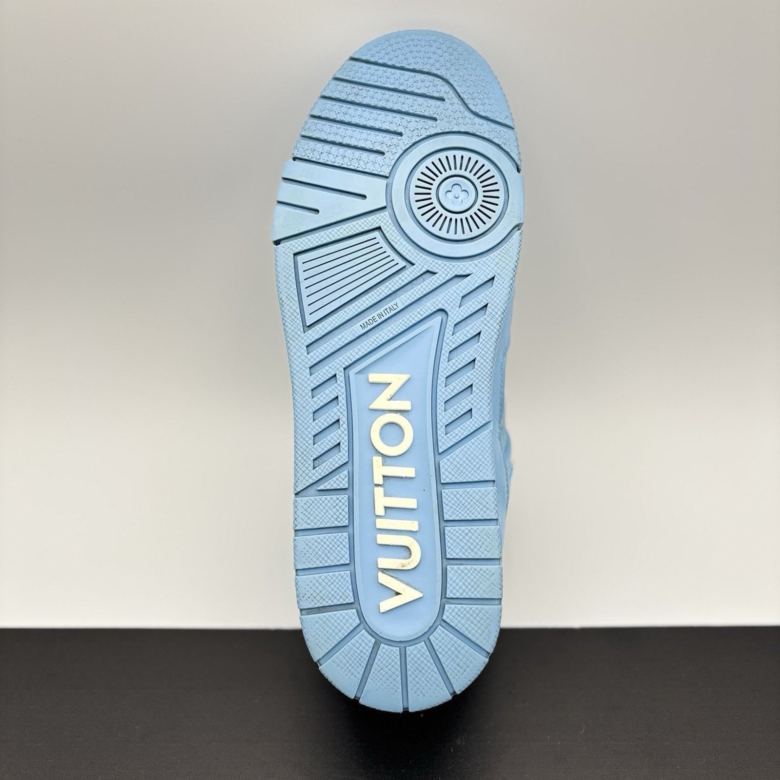 Louis Vuitton (10.5-11 US) - Louis Vuitton Trainer ' Sky Blue ' | GREAT! Size US 11 / EU 44 - 8 Thumbnail