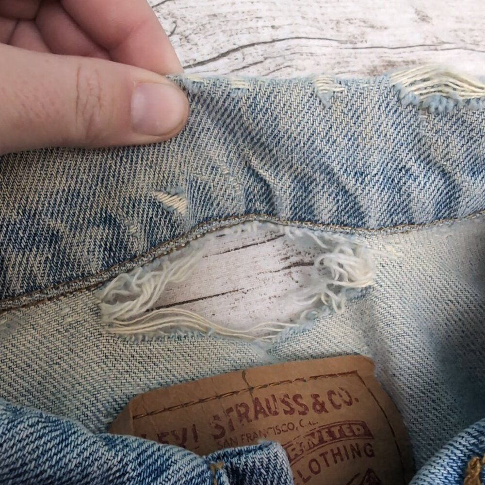 Levi's Levi’s 70505 Denim Trucker Jacket Light Wash Made in USA Or Size US S / EU 44-46 / 1 - 5 Thumbnail
