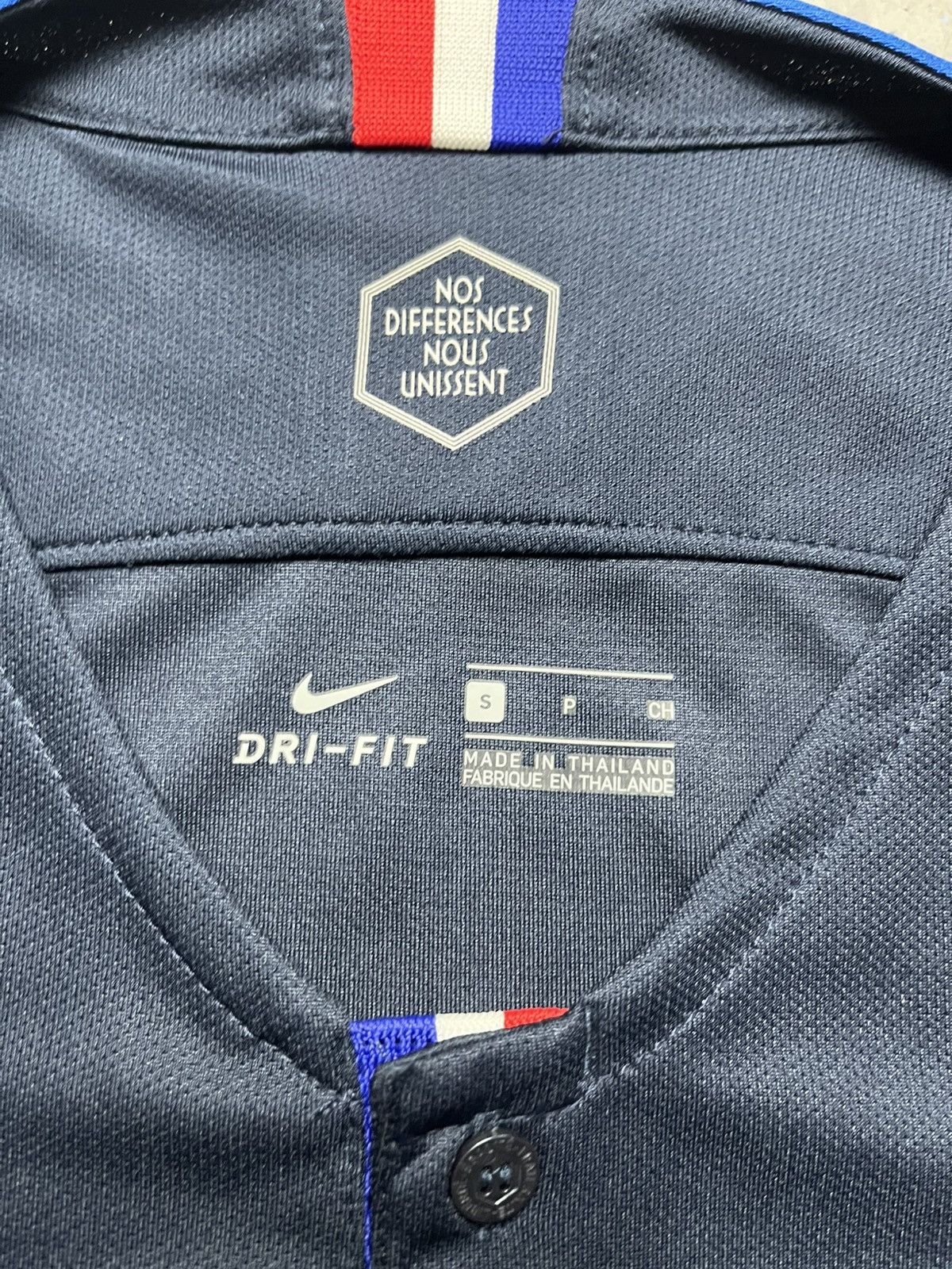 Nike FRANCE 2018 2019 HOME FOOTBALL SHIRT SOCCER 893872-451 Size US S / EU 44-46 / 1 - 10 Thumbnail