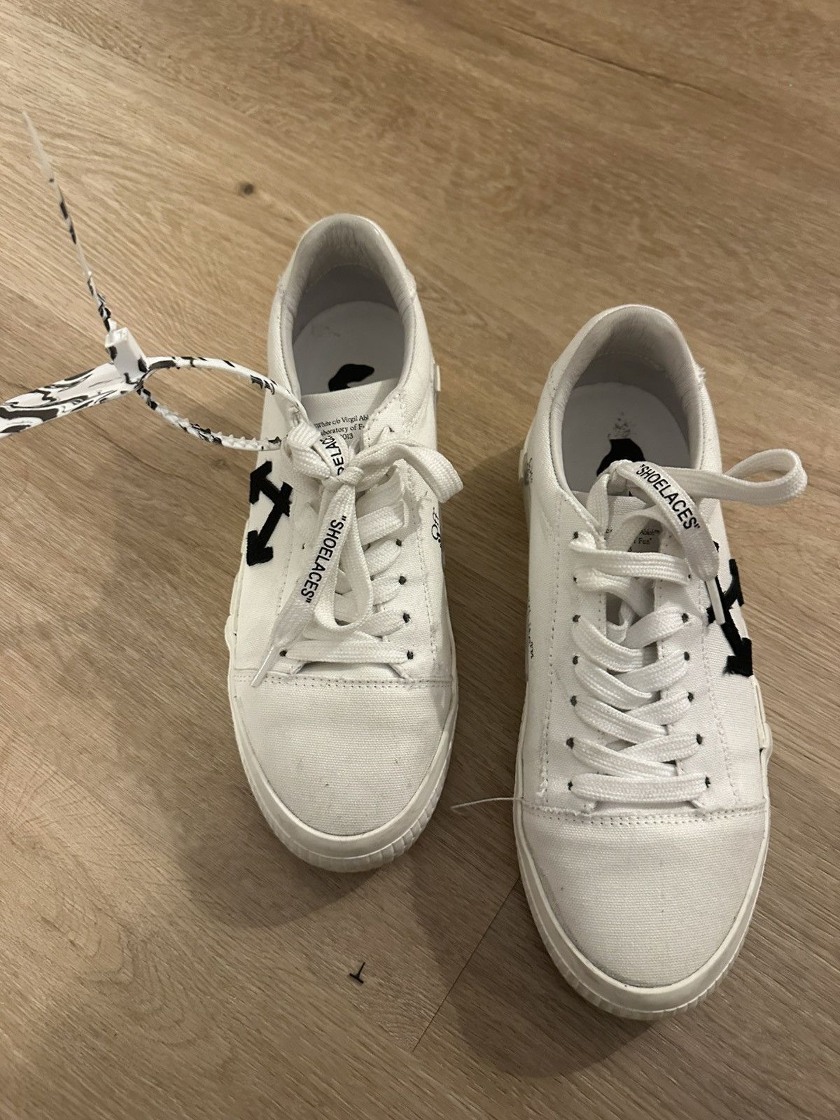 Off-White Off White Sneakers Size US 9 / IT 39 - 1 Thumbnail