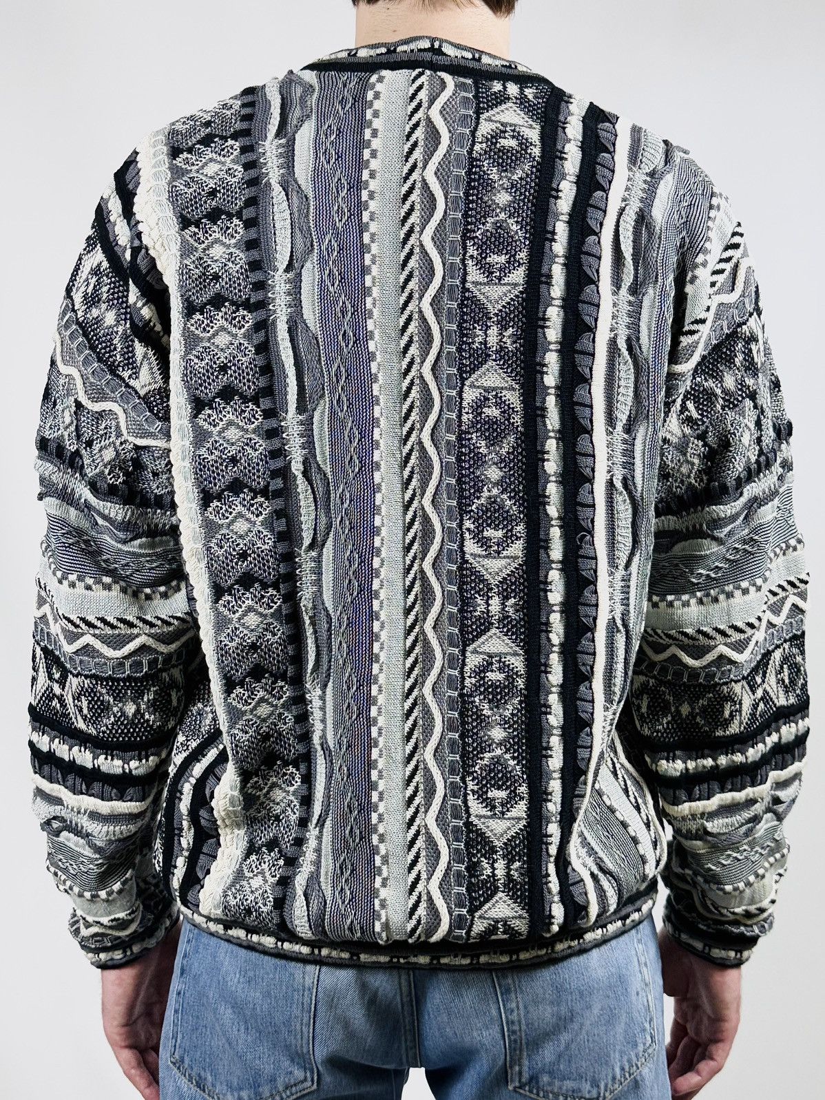 Tundra Canada 90s Vintage Tundra 3D Knit Coogi Style Cardigan Size US XL / EU 56 / 4 - 7 Thumbnail