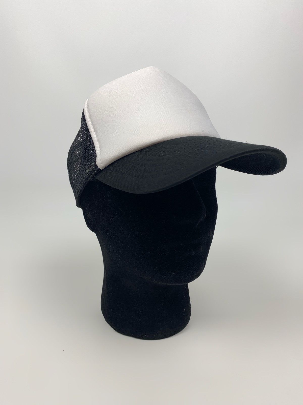 Vintage 1990’s Vintage Black Blank Foam Trucker Hat Size ONE SIZE - 1 Thumbnail