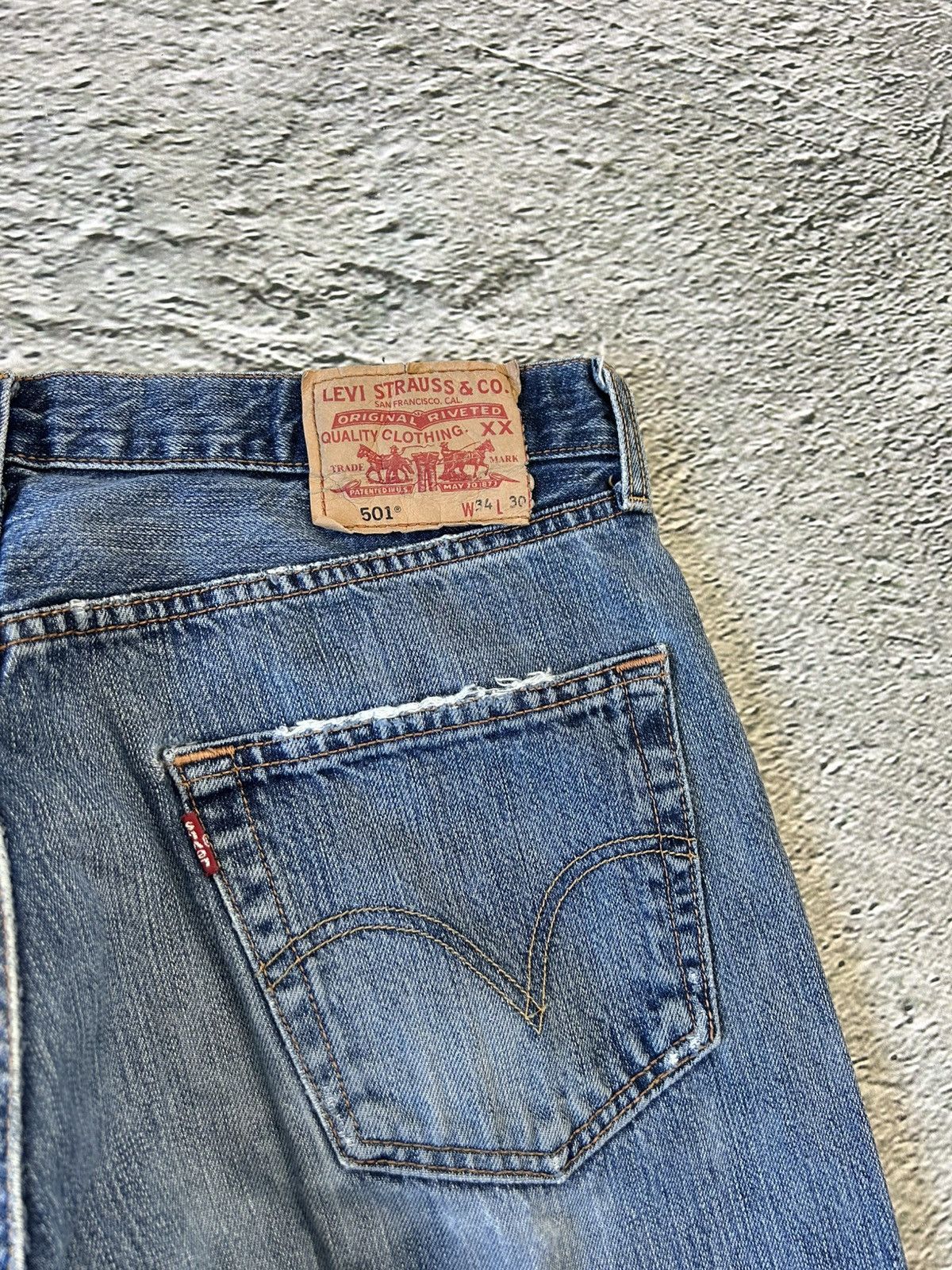 Levi's × Vintage Levi’s 501 vintage blue jeans denim pants Size US 34 / EU 50 - 2 Thumbnail
