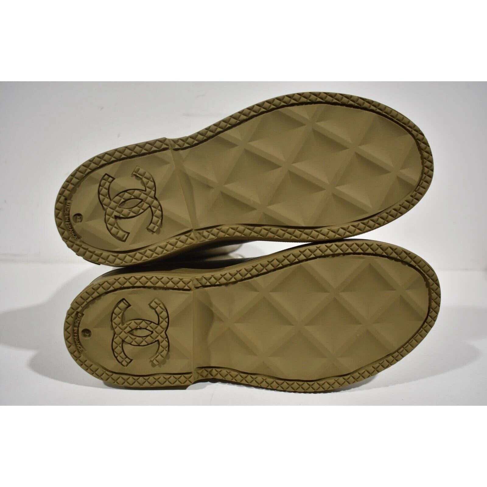 Chanel Chanel 22K Dark Beige White CC Logo High Rubber Rain Boot 40 Size US 10 / IT 40 - 12 Thumbnail