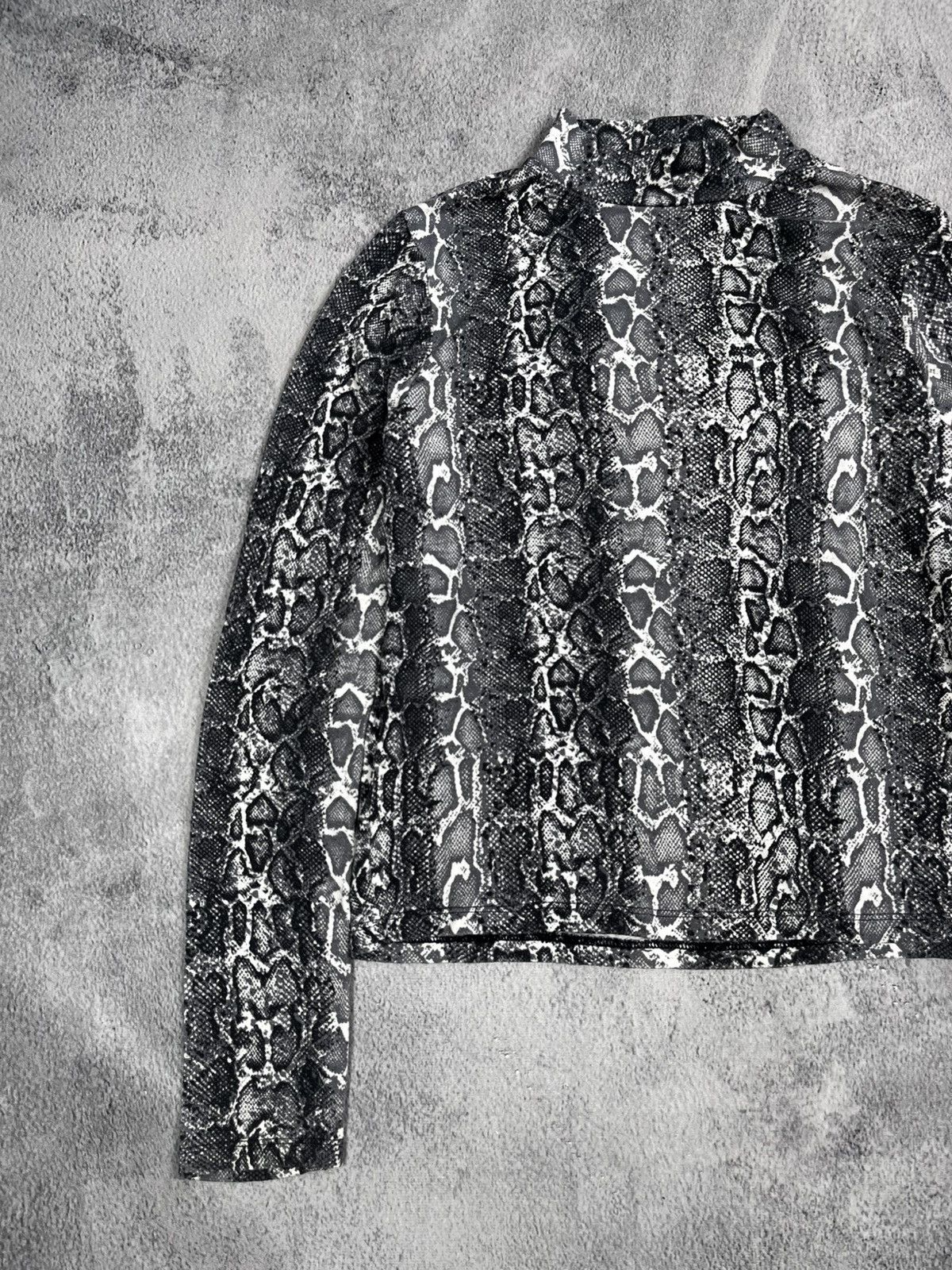 Other Vintage Y2K Japanese crocodile longsleeve turtleneck 2000s Size M / US 6-8 / IT 42-44 - 2 Thumbnail