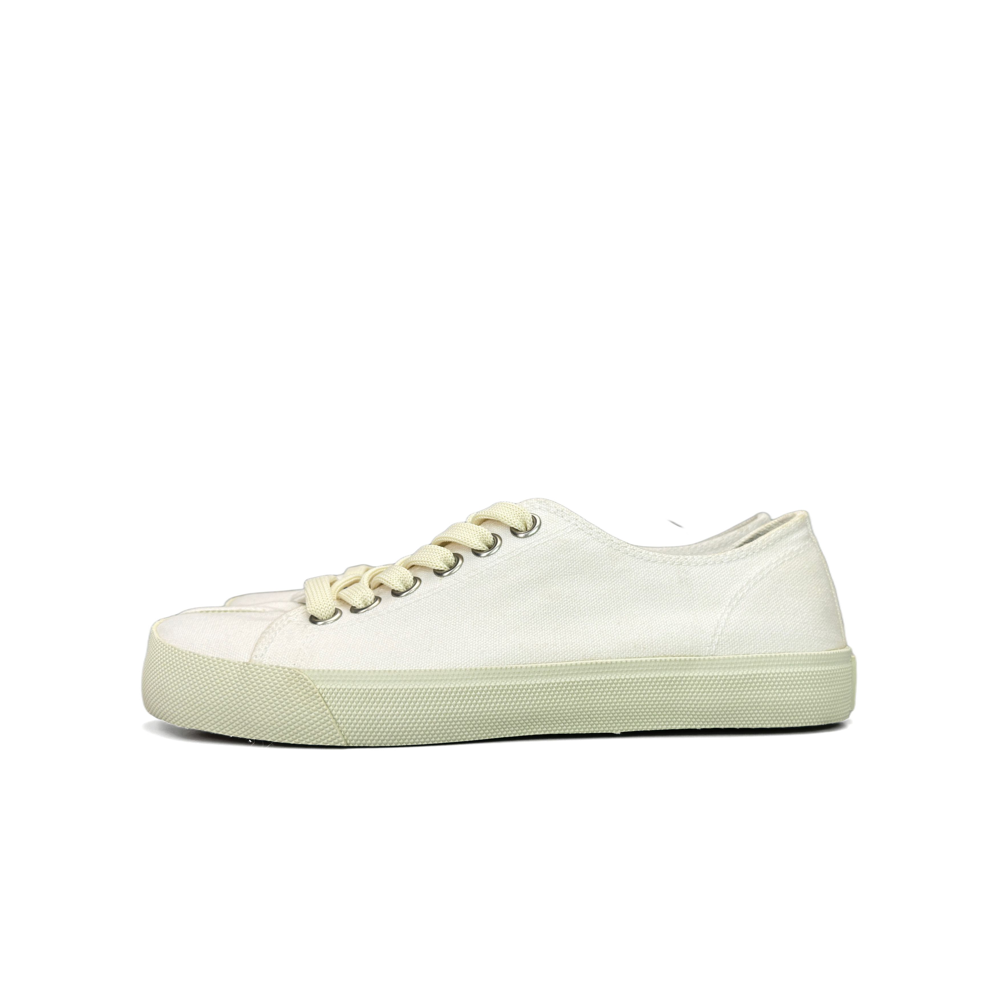 Maison Margiela MAISON MARGIELA TABI LOW TOP SNEAKERS SIZE 36