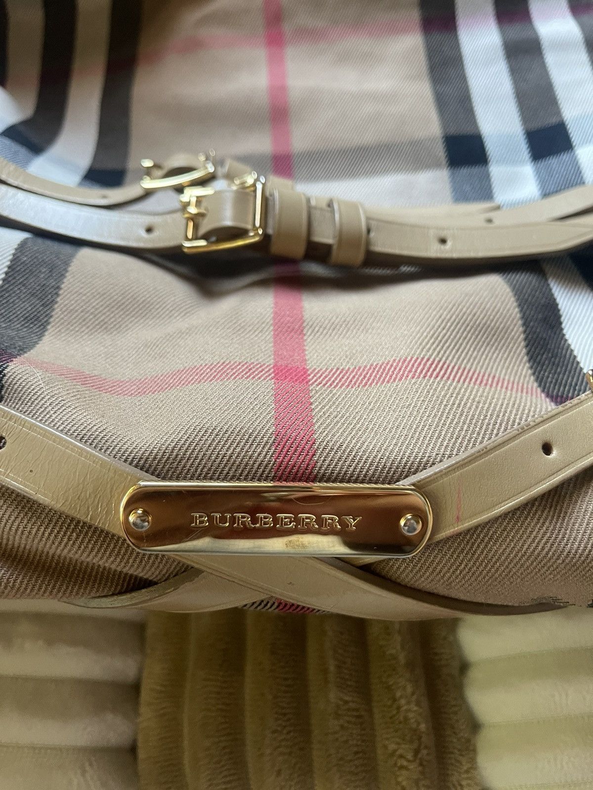 Burberry VINTAGE Burberry Tote Purse Size ONE SIZE - 2 Thumbnail