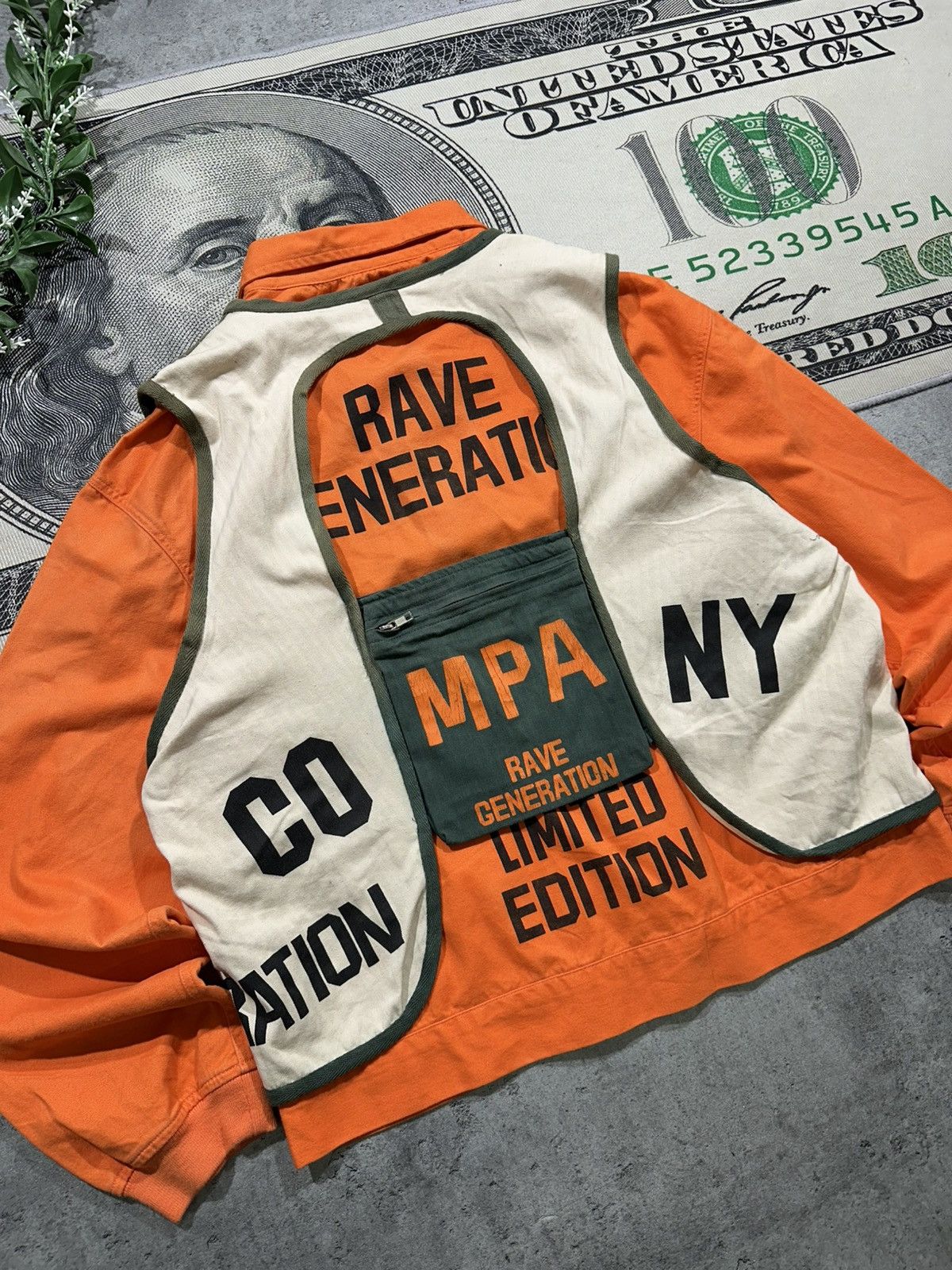 Japanese Brand Rare Vintage Japanese Rave Generation Utility Vest Jacket Size US L / EU 52-54 / 3 - 7 Thumbnail