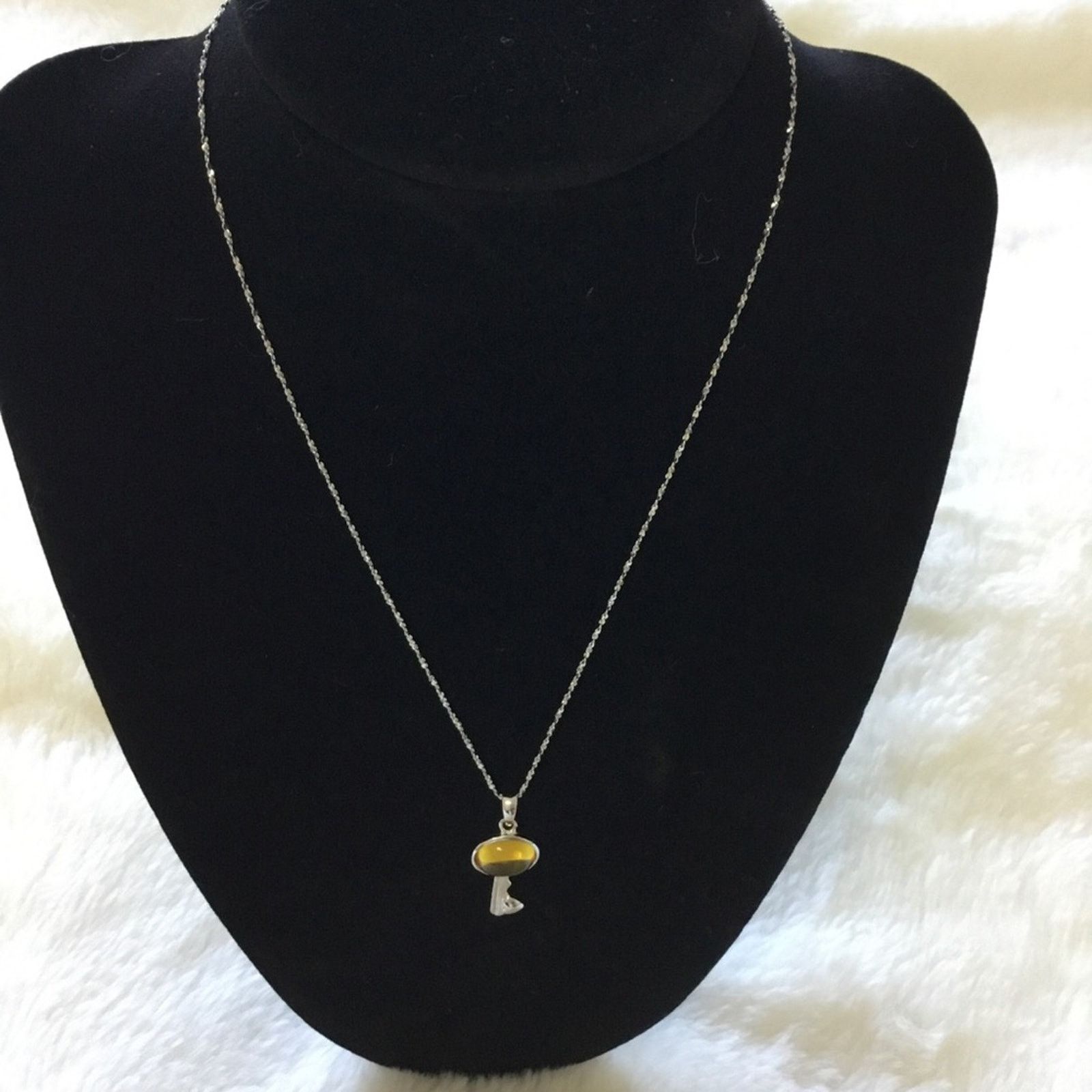 Other Sterling Silver Key Charm Necklace Size ONE SIZE - 2 Thumbnail