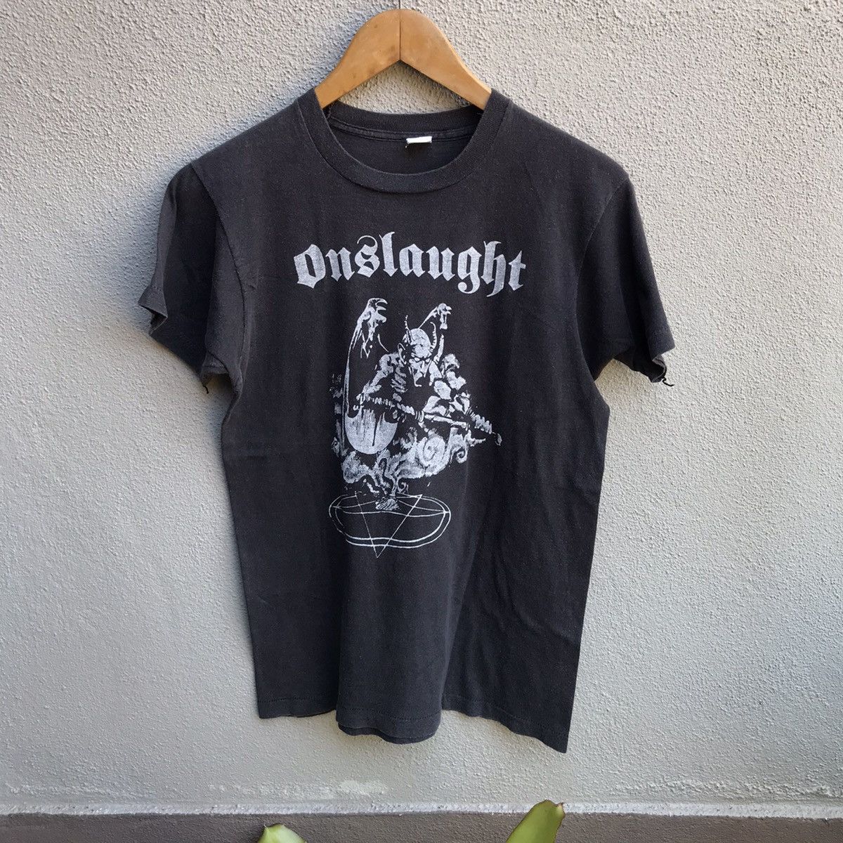 Band Tees Vintage 80s ONSLAUGHT band tee metal Size US S / EU 44-46 / 1 - 1 Thumbnail
