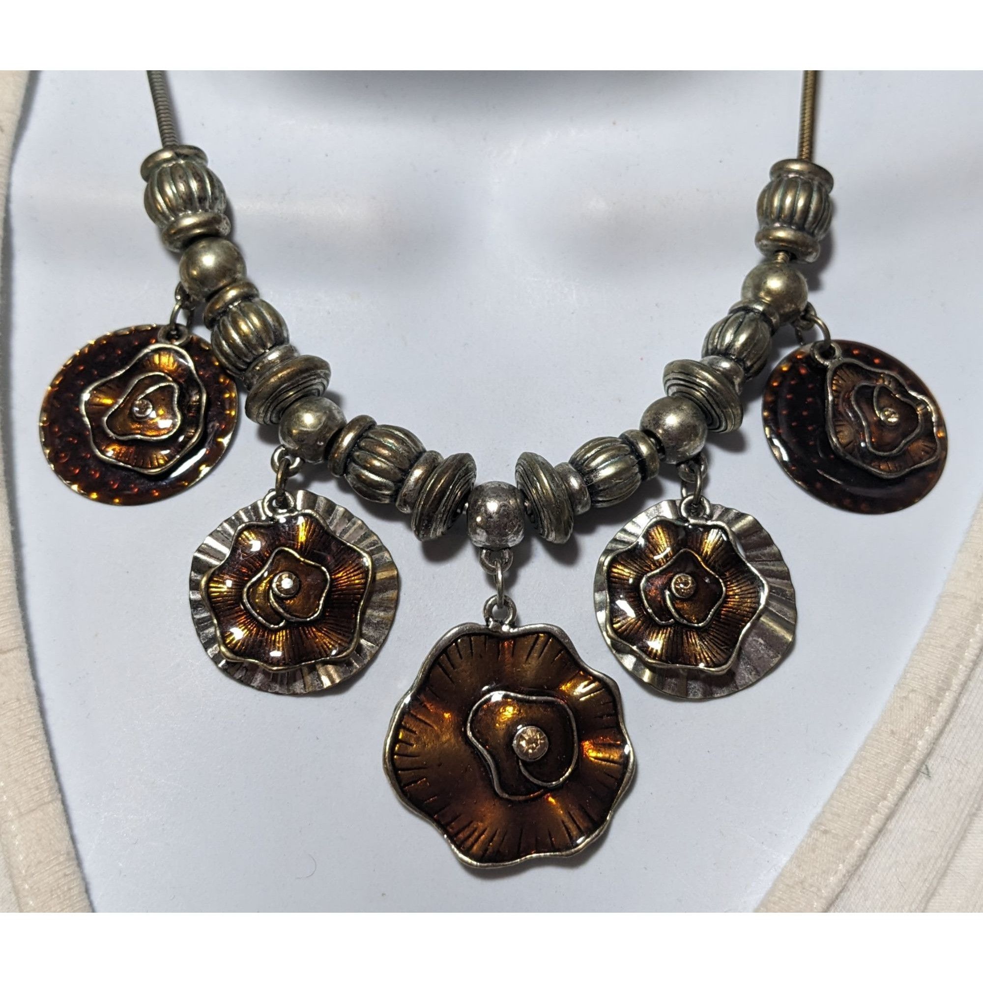 Other Abstract Floral Medallion Statement Necklace Size ONE SIZE - 7 Thumbnail