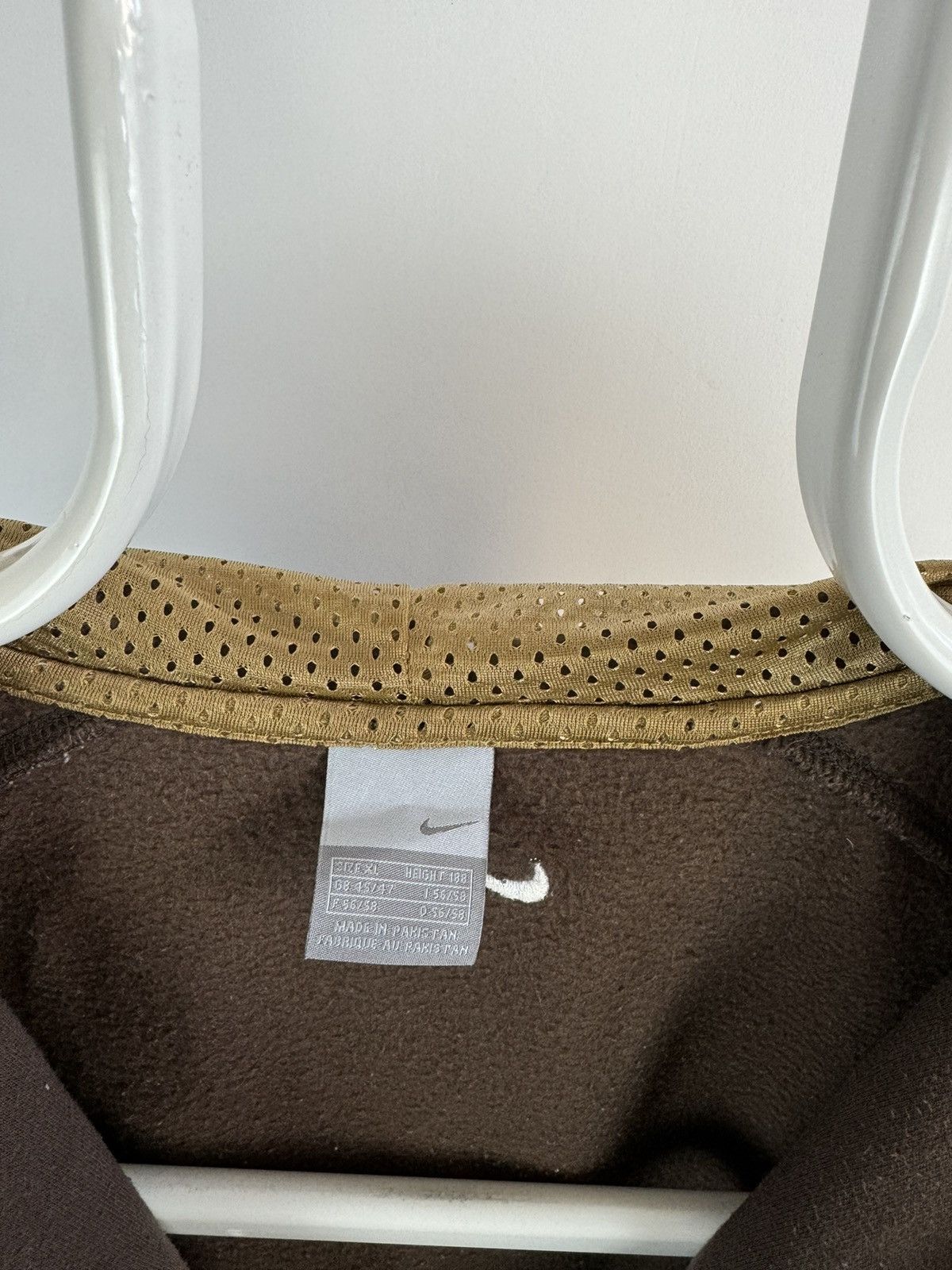 Vintage Vintage Nike Air Max Silver Tag Cotton Brown Vest Size US XL / EU 56 / 4 - 3 Thumbnail