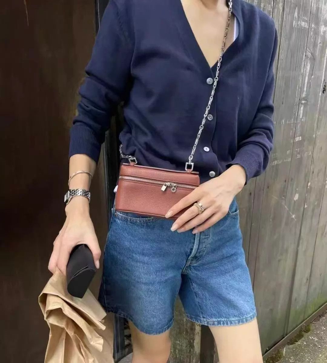 Loro Piana Loro Piana L15mini extra pocket Camel Near New Size ONE SIZE - 2 Thumbnail