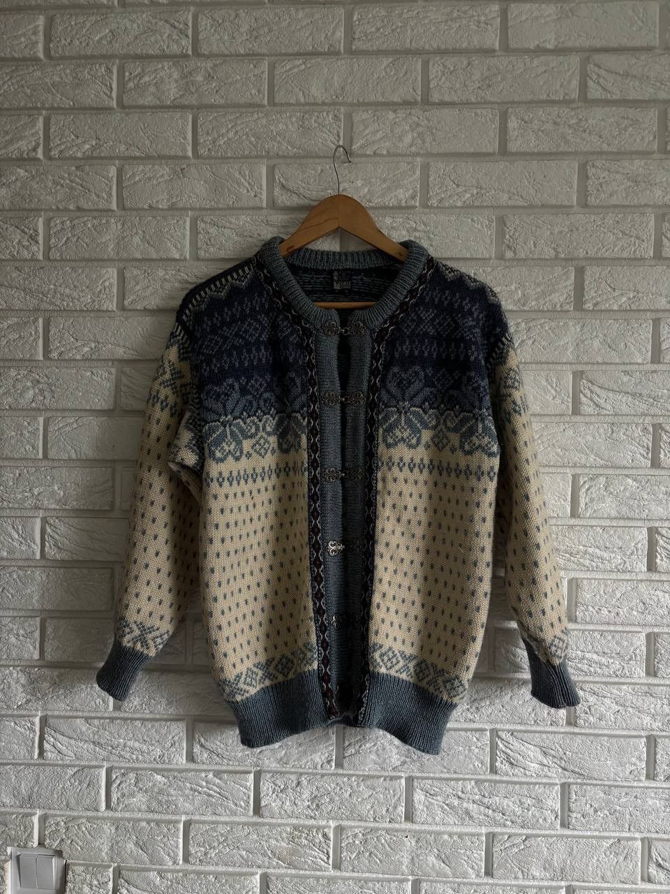 Dale Of Norway Dale Of Norway 🇳🇴 cardigan feeling use 80-90’s Nordic pattern Size M / US 6-8 / IT 42-44 - 1 Thumbnail