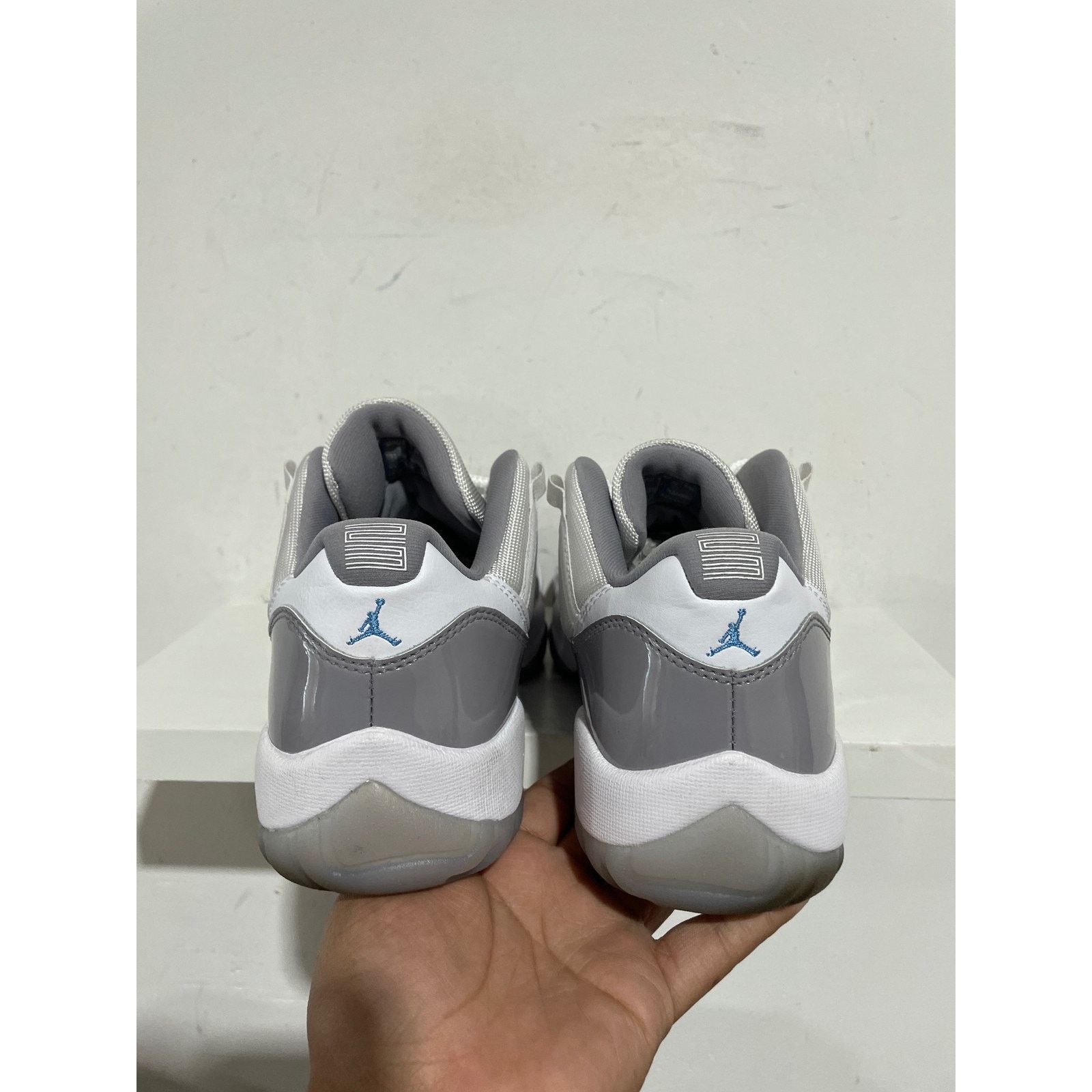 Nike JORDAN 11 RETRO LOW CEMENT SIZE 9 PREOWNED Size US 9 / EU 42 - 3 Thumbnail