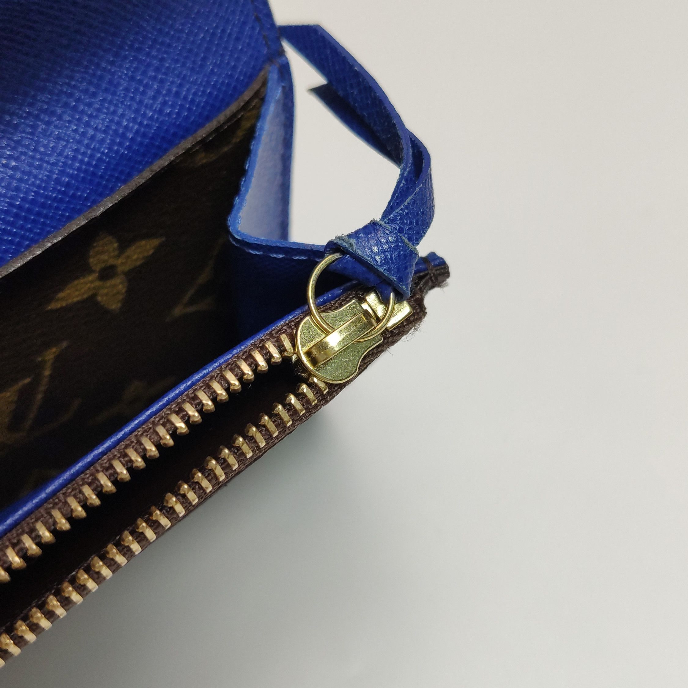 Louis Vuitton Louis Vuitton (LV) Emilie leather Monogram print snap walle Size ONE SIZE - 4 Thumbnail