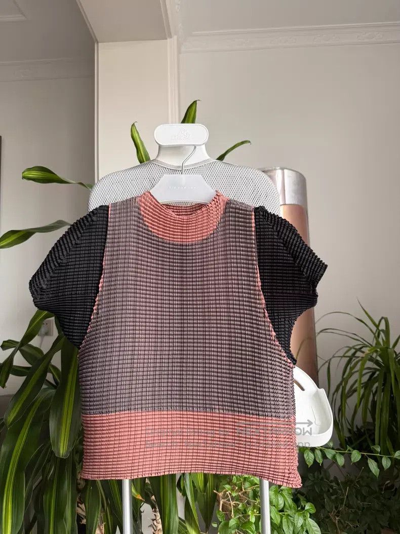 Issey Miyake Issey Miyake size:one size Color Block Short Sleeve Size XXS / US 00 / IT 34 - 1 Thumbnail