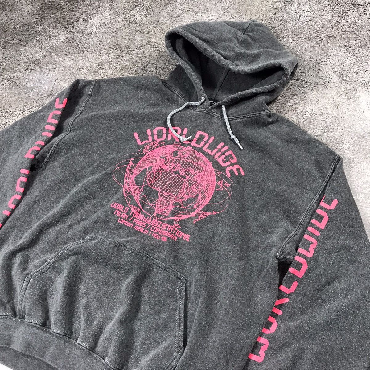 Vintage Vintage Y2K Worldwide Graphic Hoodie Streetwear Pink Faded M Size US M / EU 48-50 / 2 - 5 Thumbnail